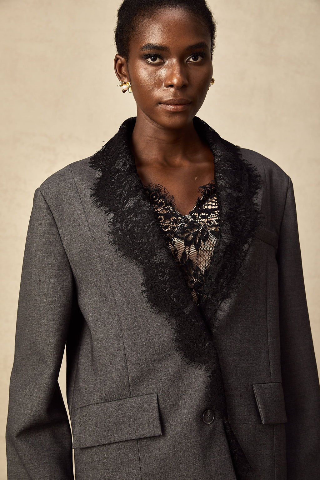 Σακάκι Με Δαντέλα Dianthe Σε Γκρι Χρώμα