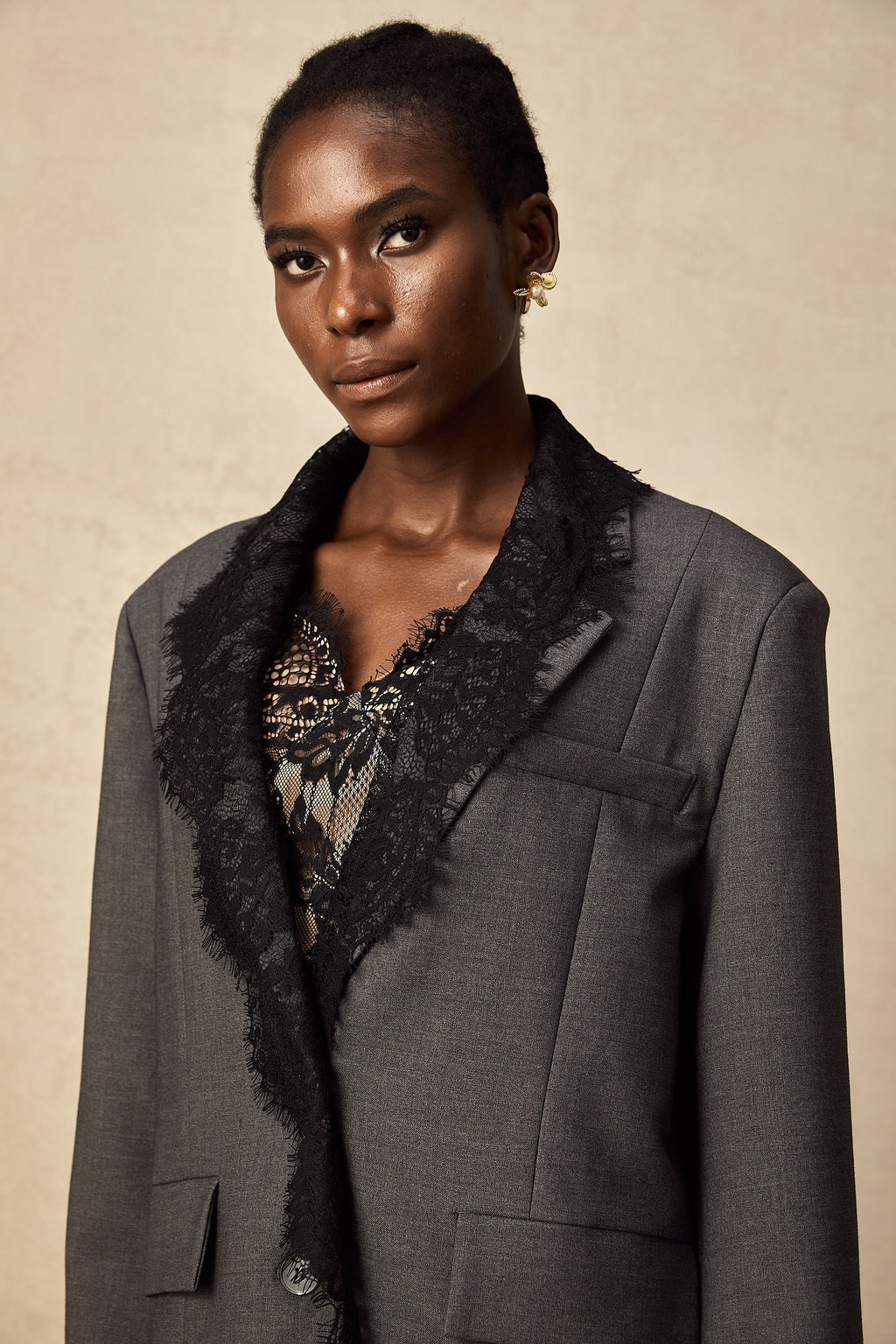 Σακάκι Με Δαντέλα Dianthe Σε Γκρι Χρώμα