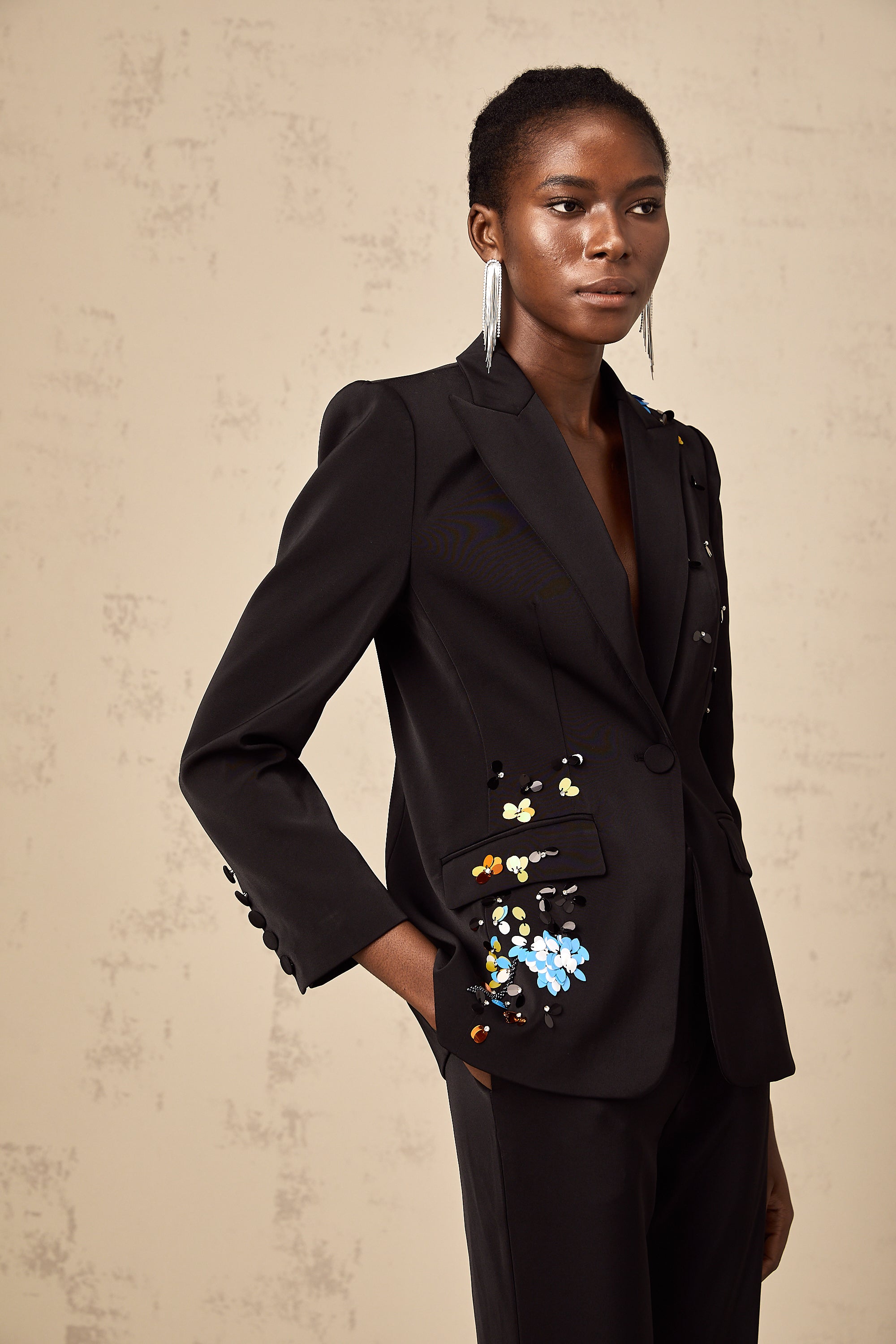 Σετ Simona Από Μαύρο Σακάκι Και Παντελόνι Με Πούλιες