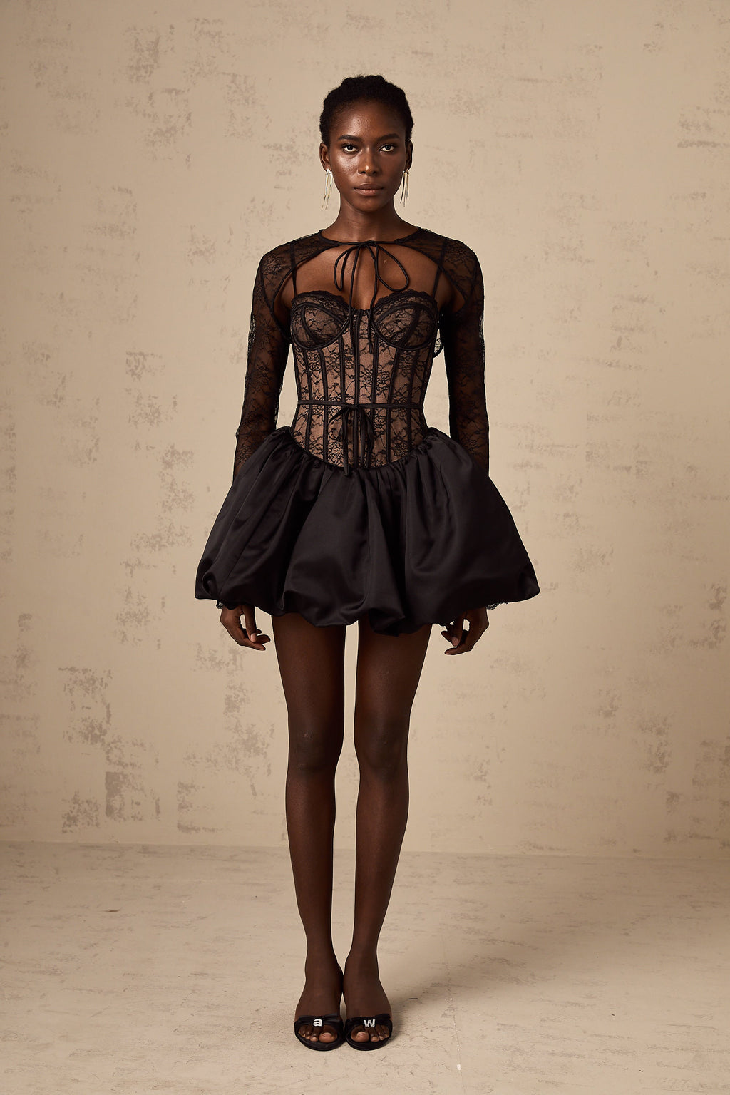 Σετ Ασορτί Γιλέκου Και Φορέματος Louise Με Μαύρο Φλοράλ Δαντέλα