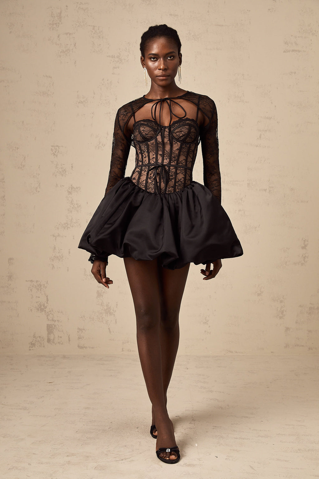 Σετ Ασορτί Γιλέκου Και Φορέματος Louise Με Μαύρο Φλοράλ Δαντέλα