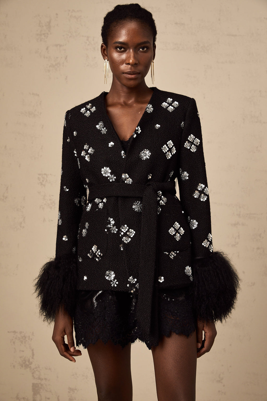 Μαύρο Κεντημένο Μπουφάν Με Ζώνη Juliette