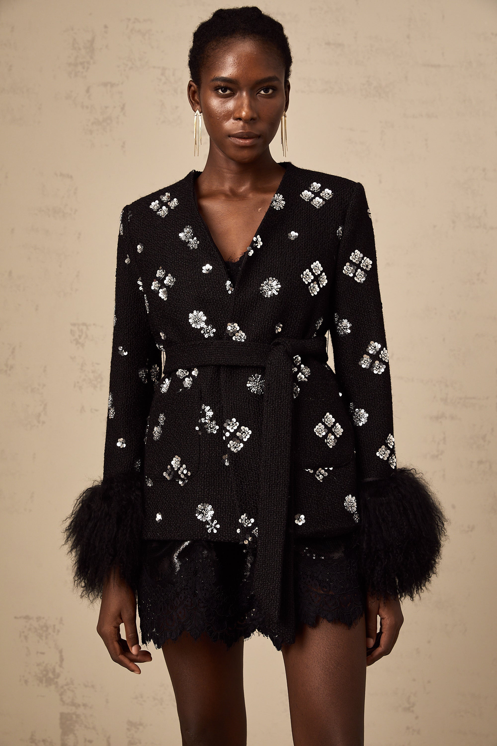 Μαύρο Κεντημένο Μπουφάν Με Ζώνη Juliette