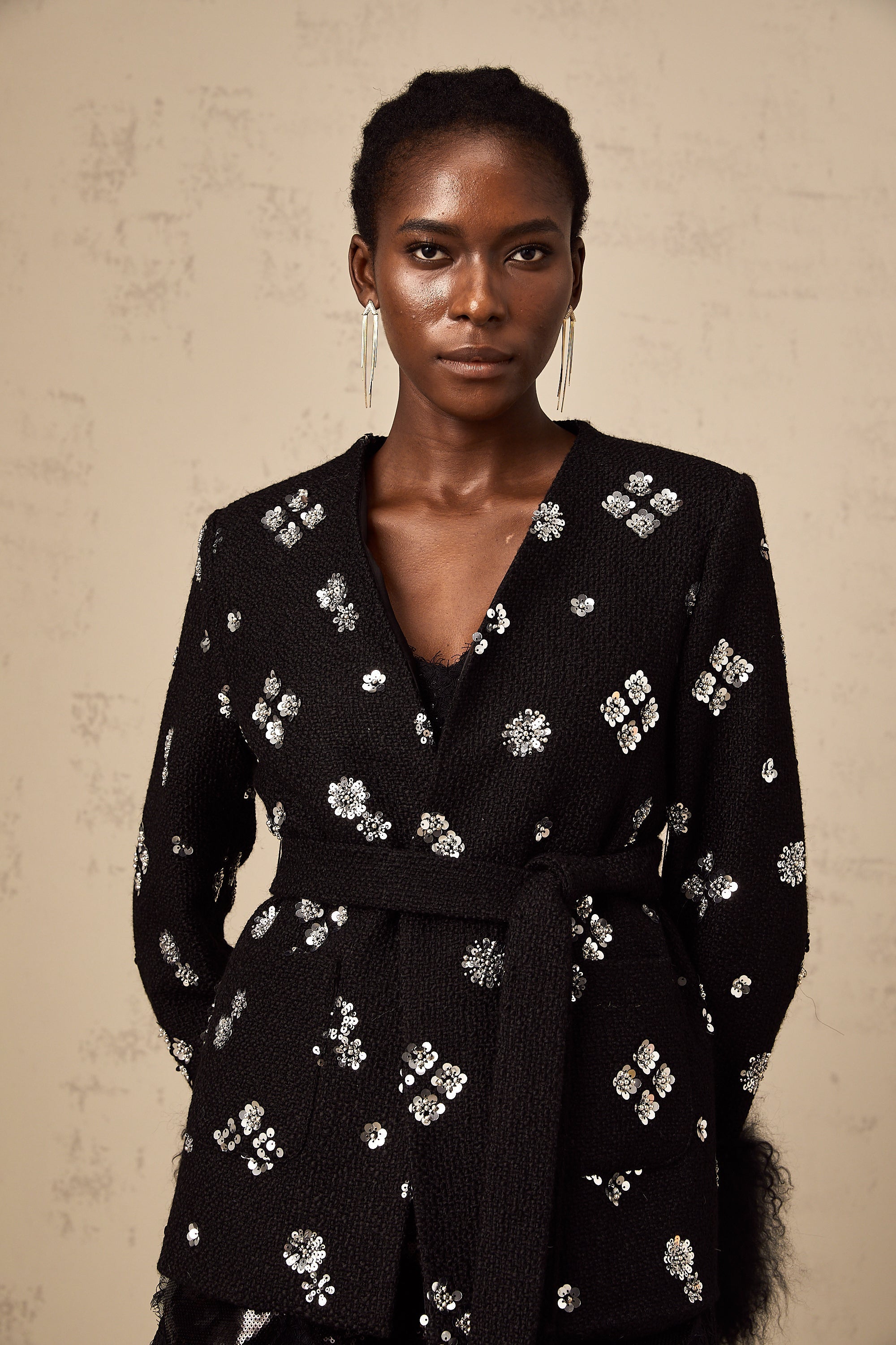 Μαύρο Κεντημένο Μπουφάν Με Ζώνη Juliette