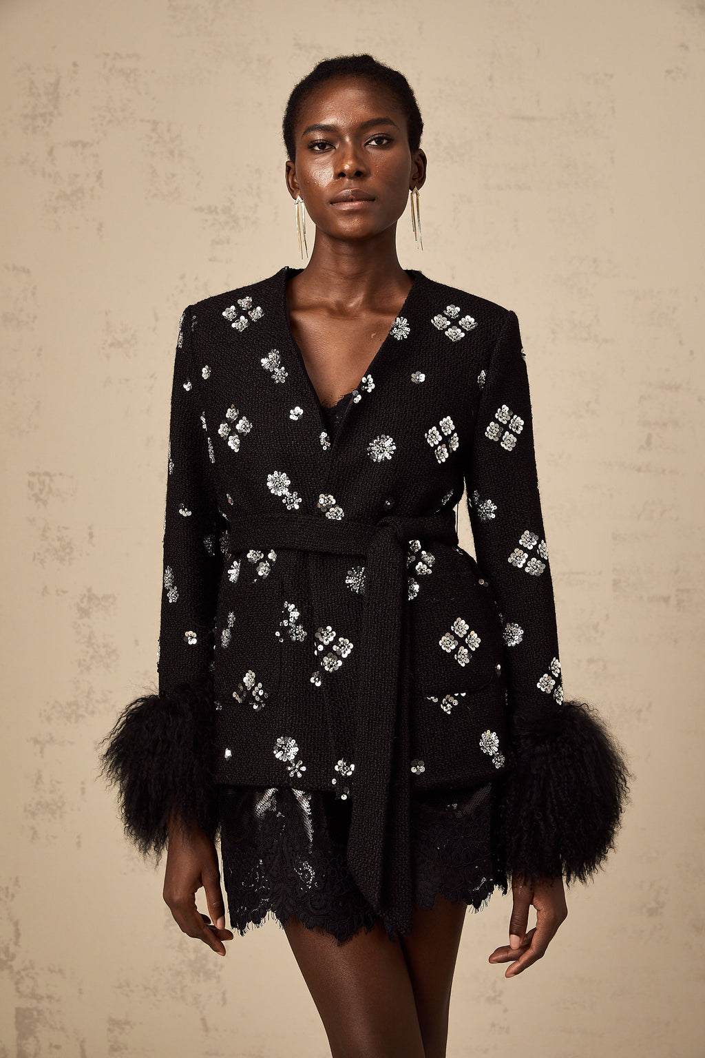 Μαύρο Κεντημένο Μπουφάν Με Ζώνη Juliette