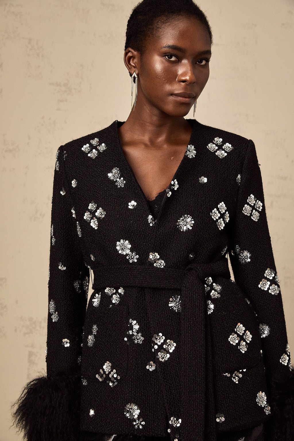 Μαύρο Κεντημένο Μπουφάν Με Ζώνη Juliette