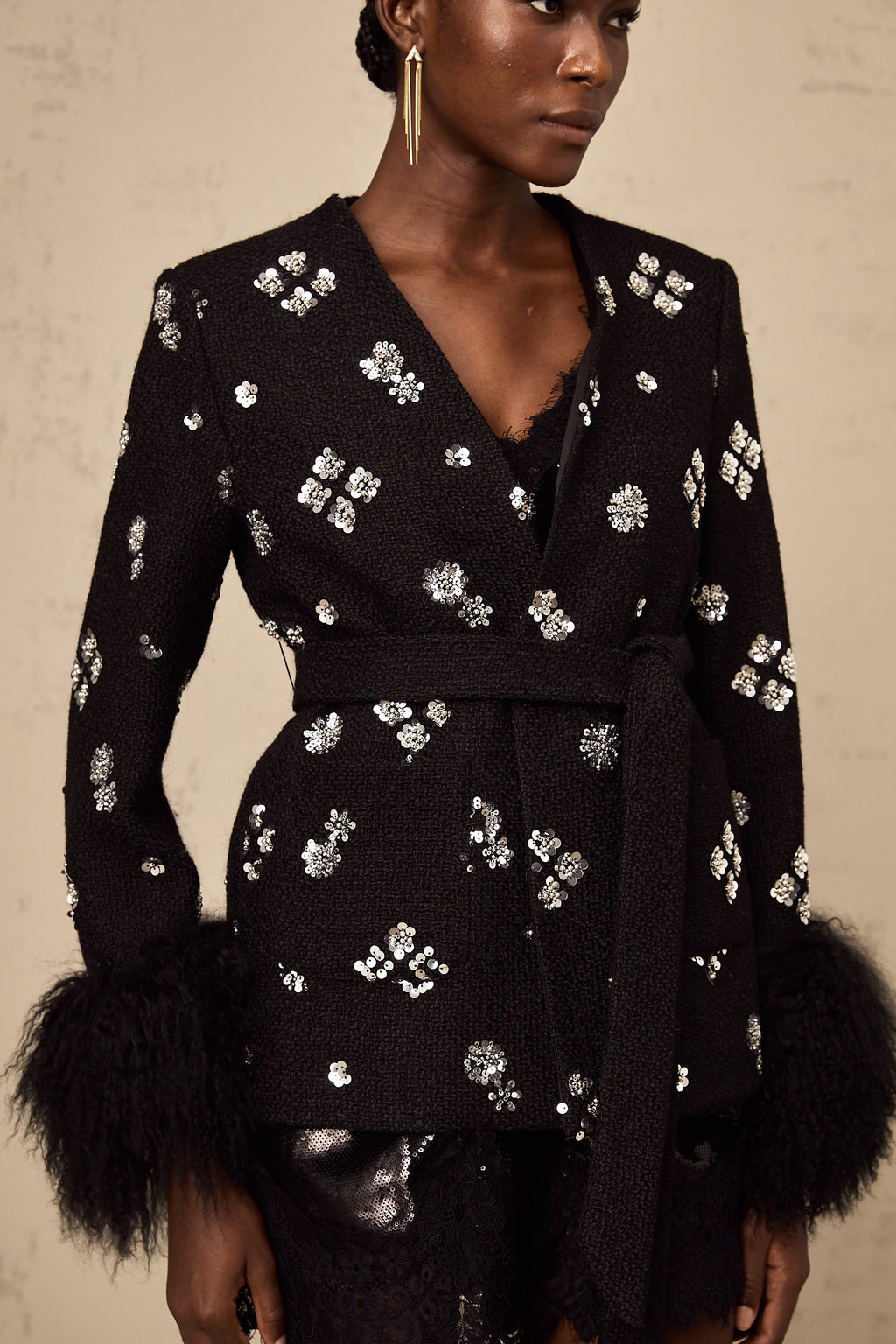 Μαύρο Κεντημένο Μπουφάν Με Ζώνη Juliette