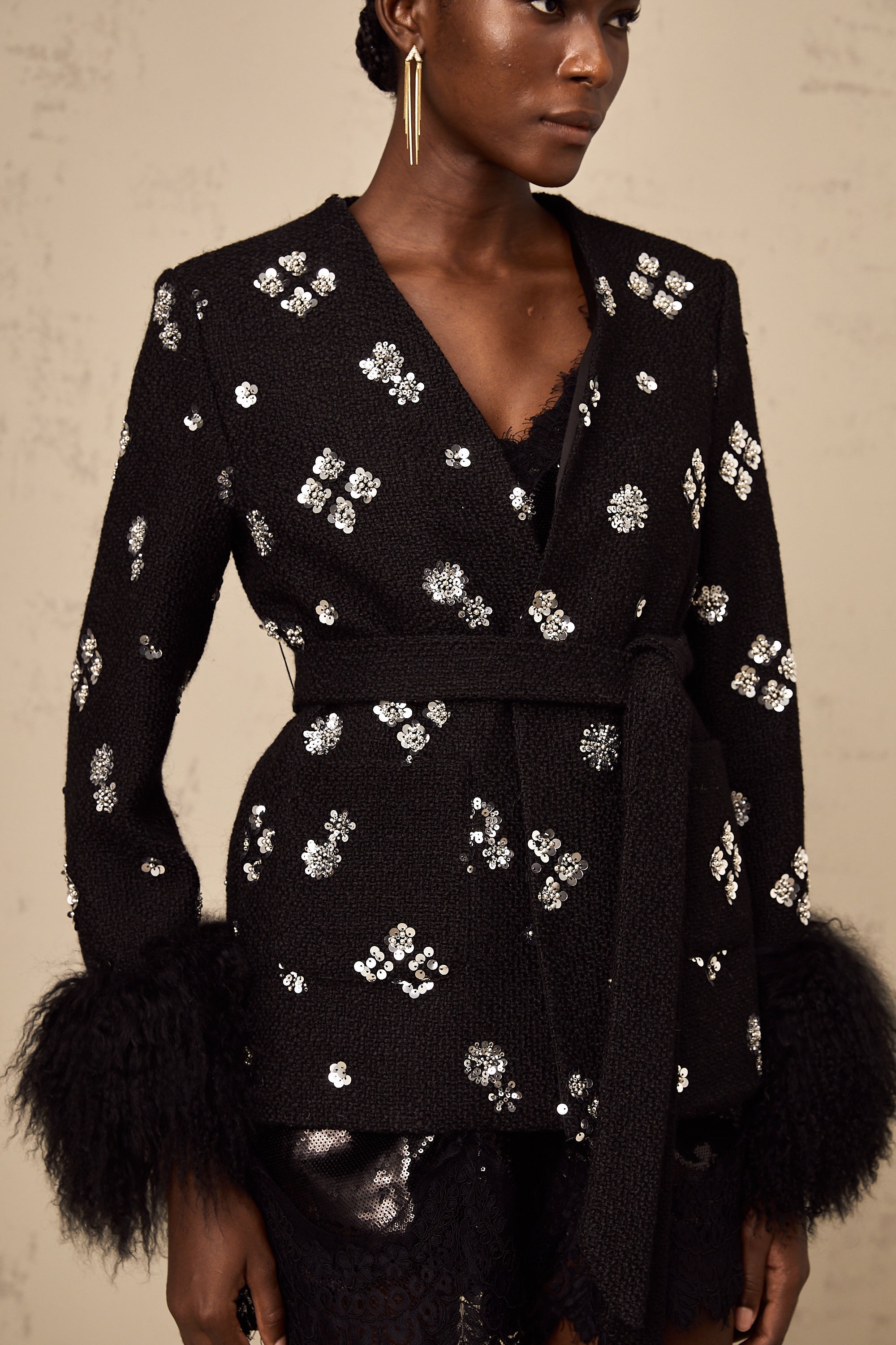 Μαύρο Κεντημένο Μπουφάν Με Ζώνη Juliette