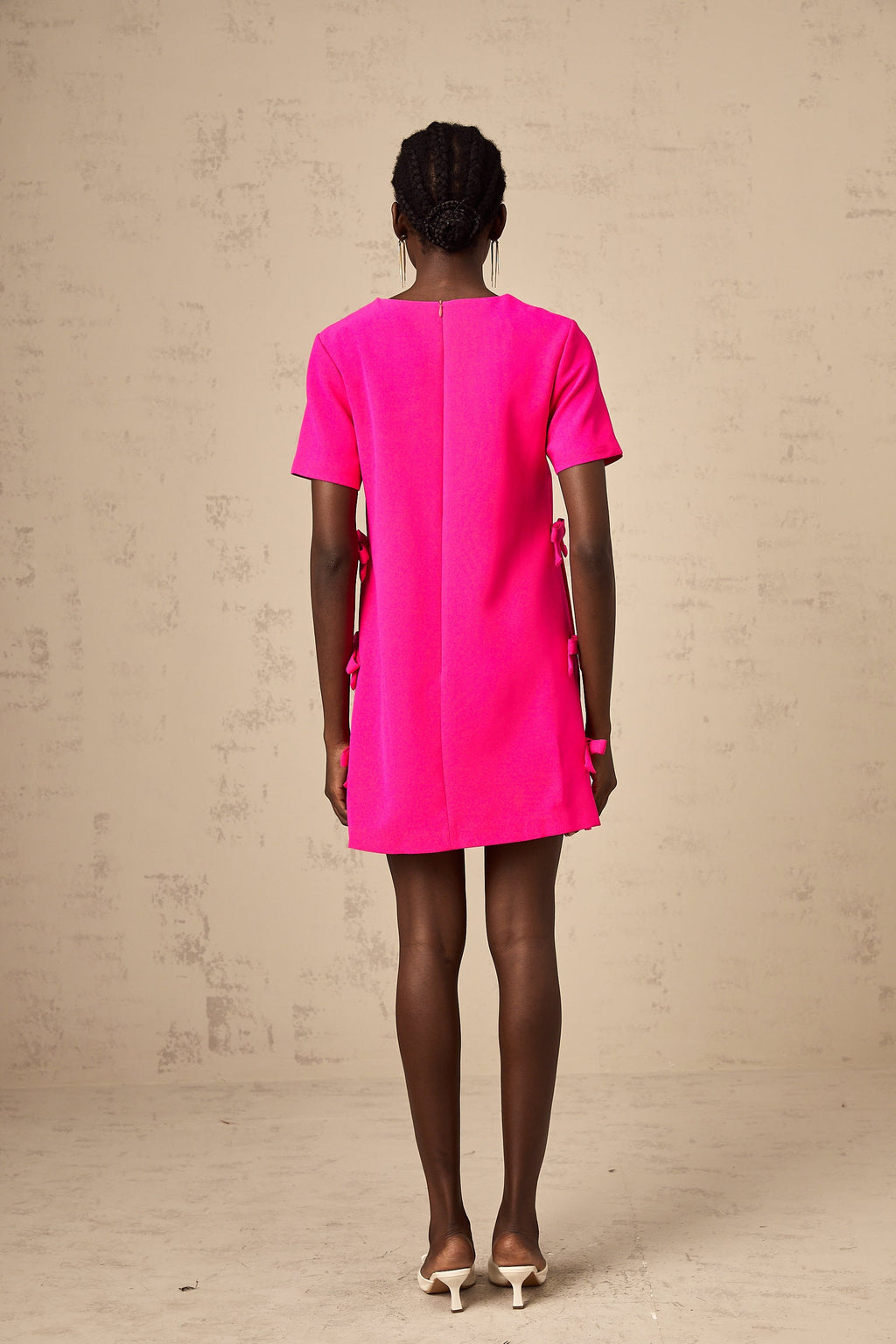 Μίνι Φόρεμα Chanelle Με Ροζ Φιόγκο Και Λεπτομέρειες Από Φιόγκο