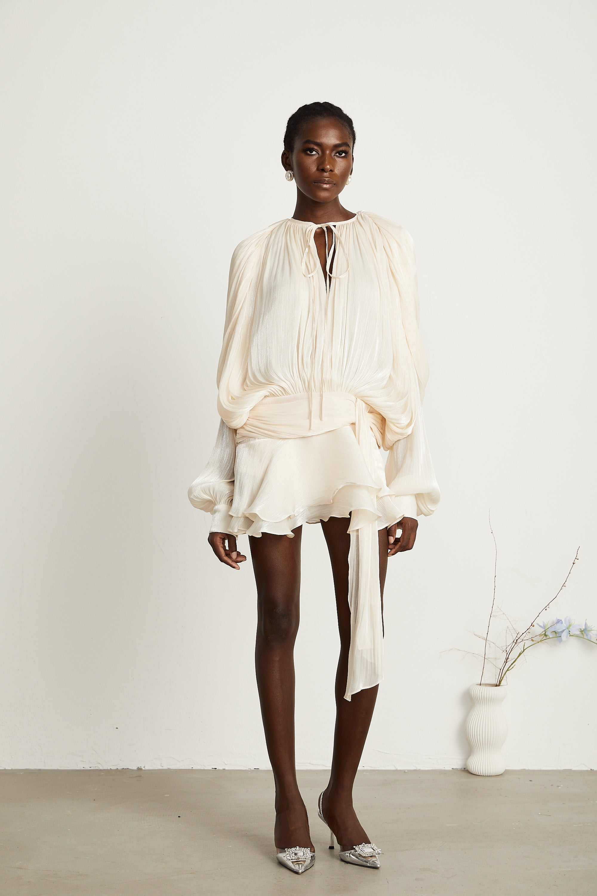 Μίνι Φόρεμα Με Βολάν Και Πλισέ Τελείωμα Eugénie Neutral