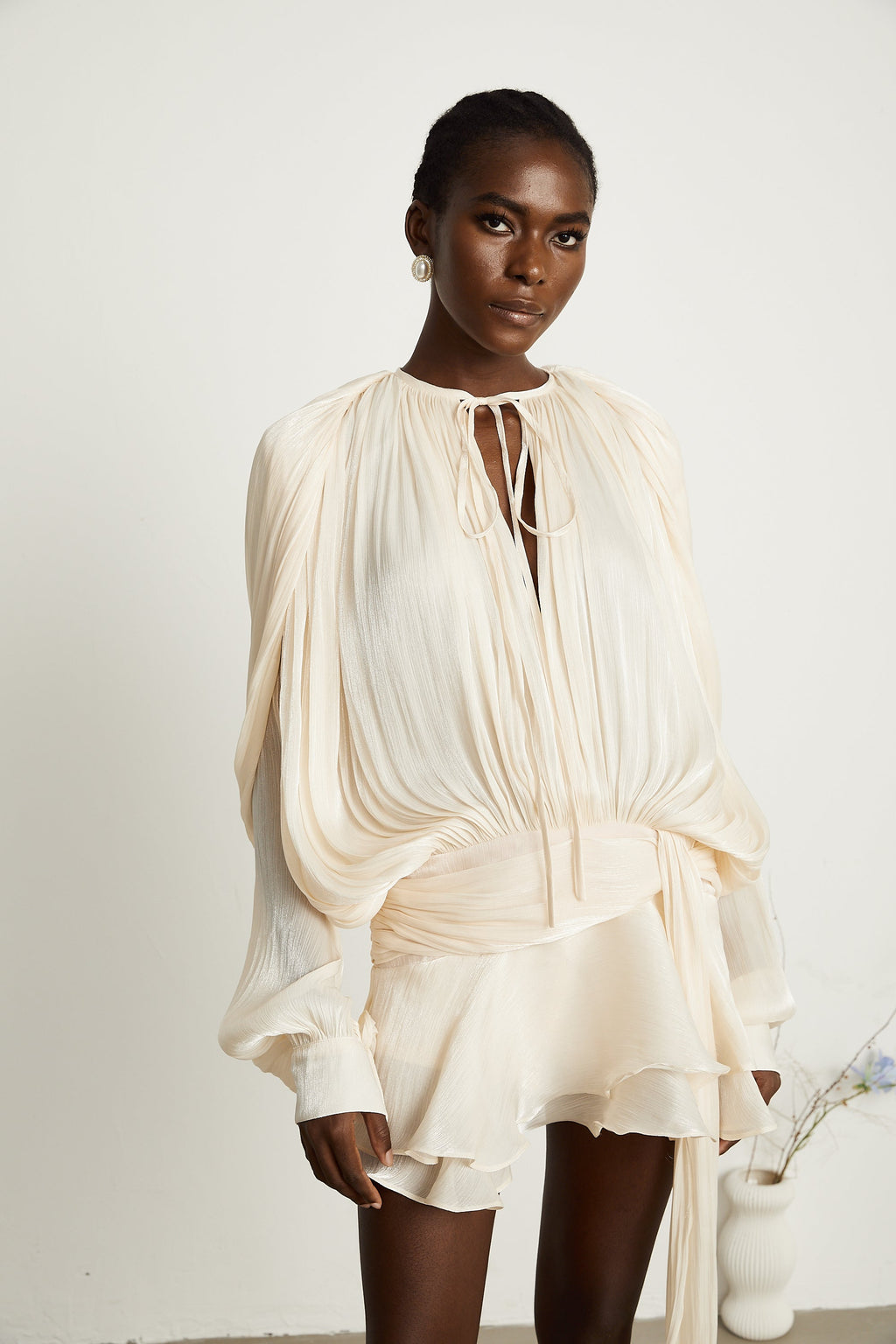 Μίνι Φόρεμα Με Βολάν Και Πλισέ Τελείωμα Eugénie Neutral