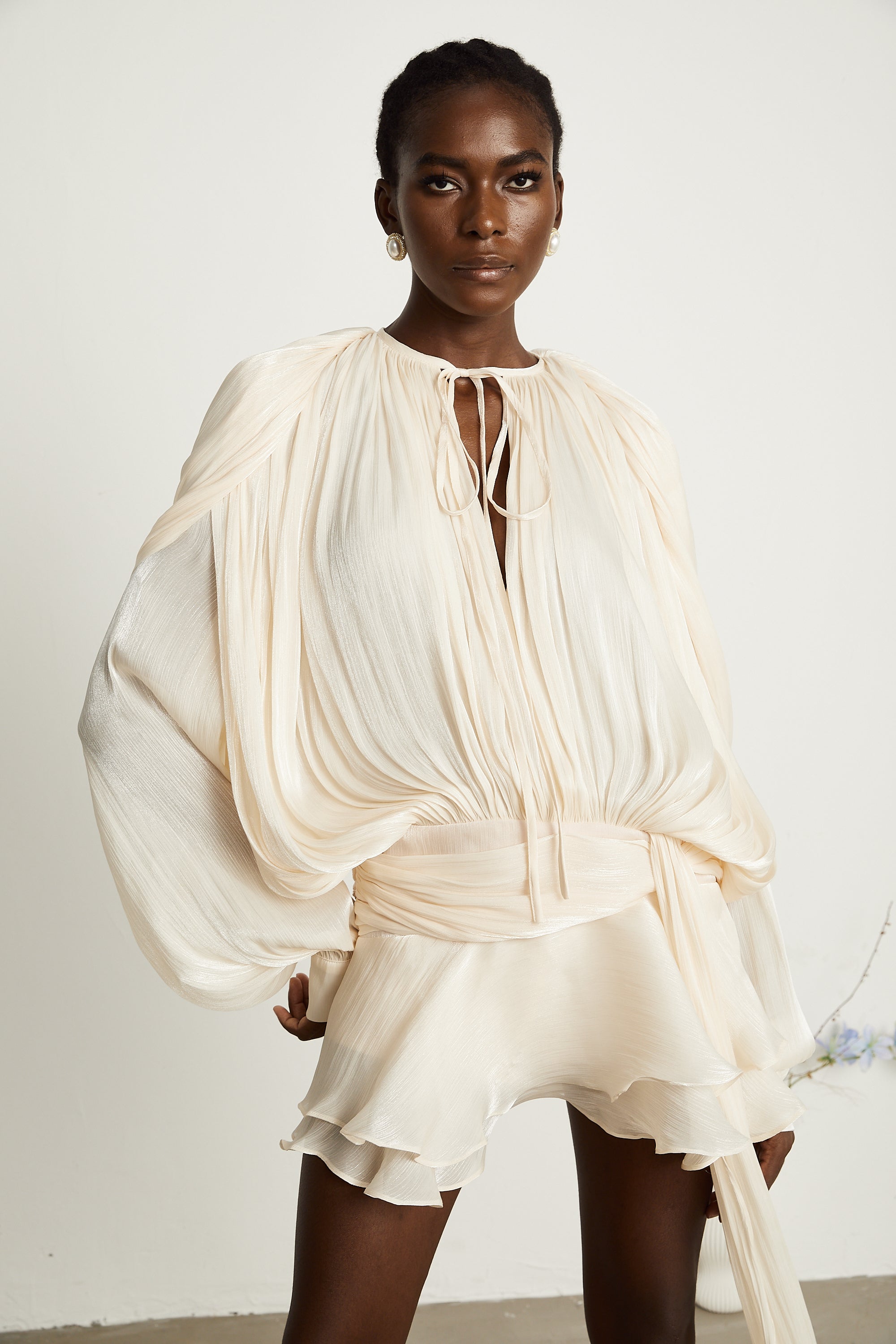 Μίνι Φόρεμα Με Βολάν Και Πλισέ Τελείωμα Eugénie Neutral