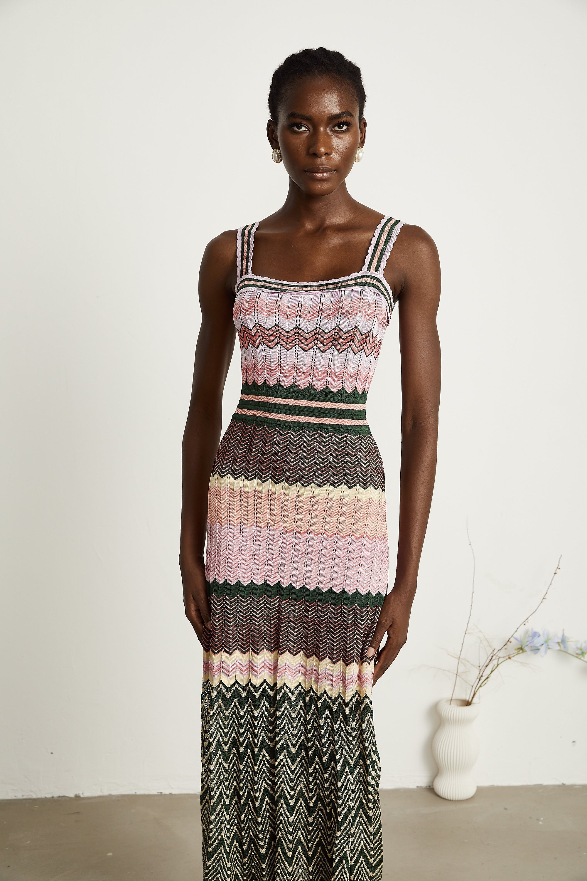 Φόρεμα Daphné Με Πλεκτό Μίντι Φόρεμα Σε Αντίθεση