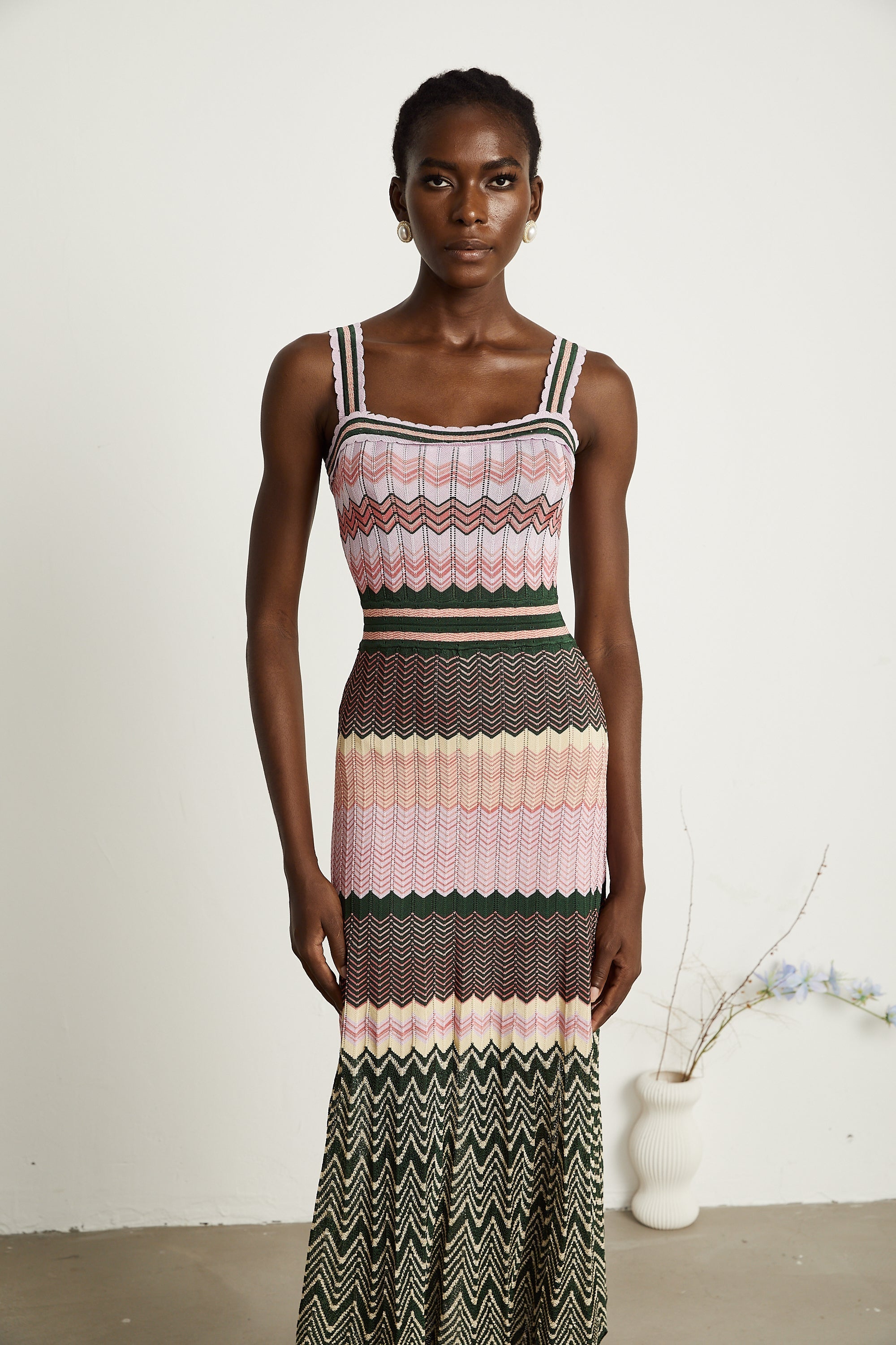 Φόρεμα Daphné Με Πλεκτό Μίντι Φόρεμα Σε Αντίθεση