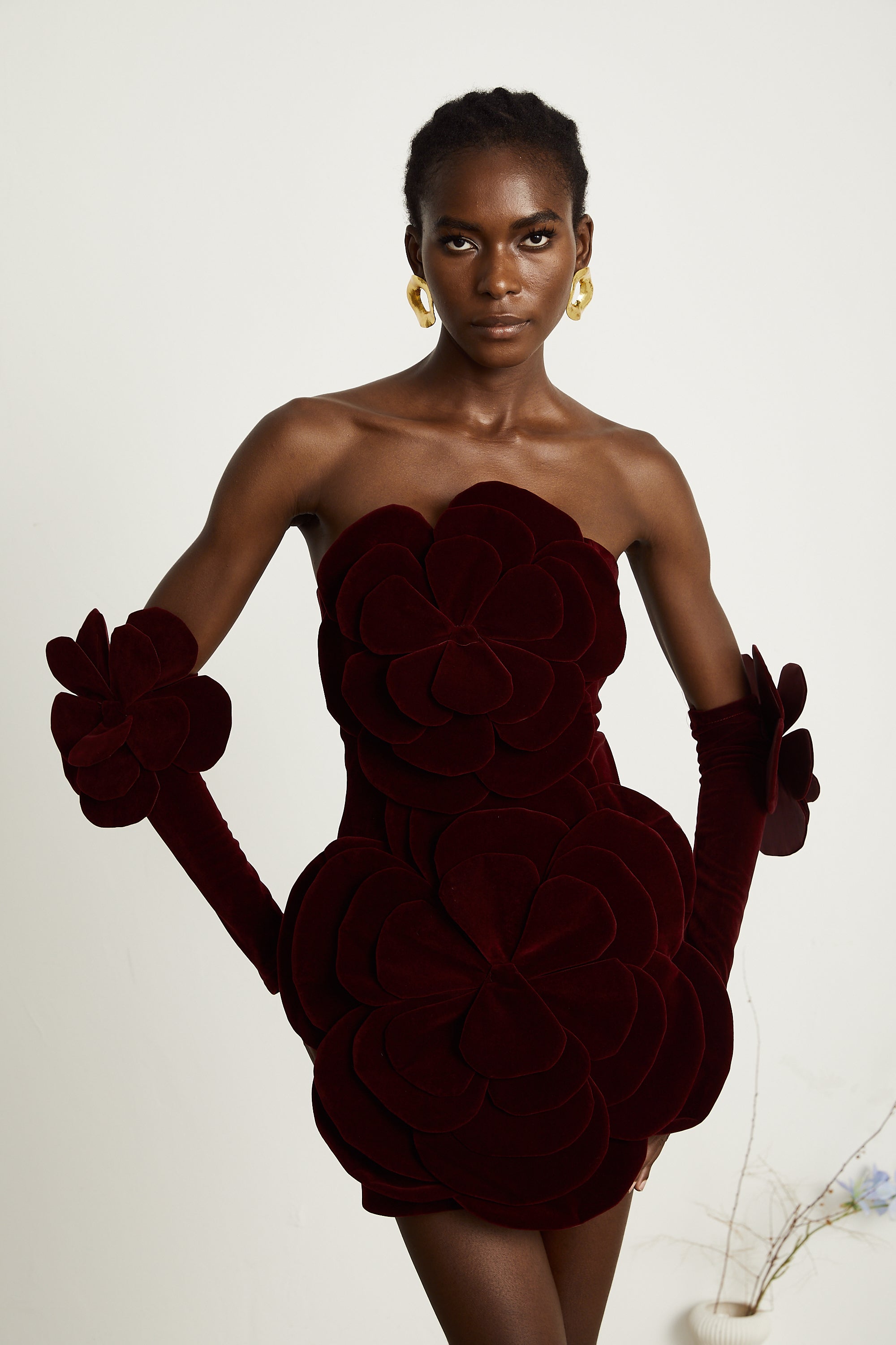 Μίνι Φόρεμα Με Απλικέ Λουλούδια Και Κόκκινο Azura