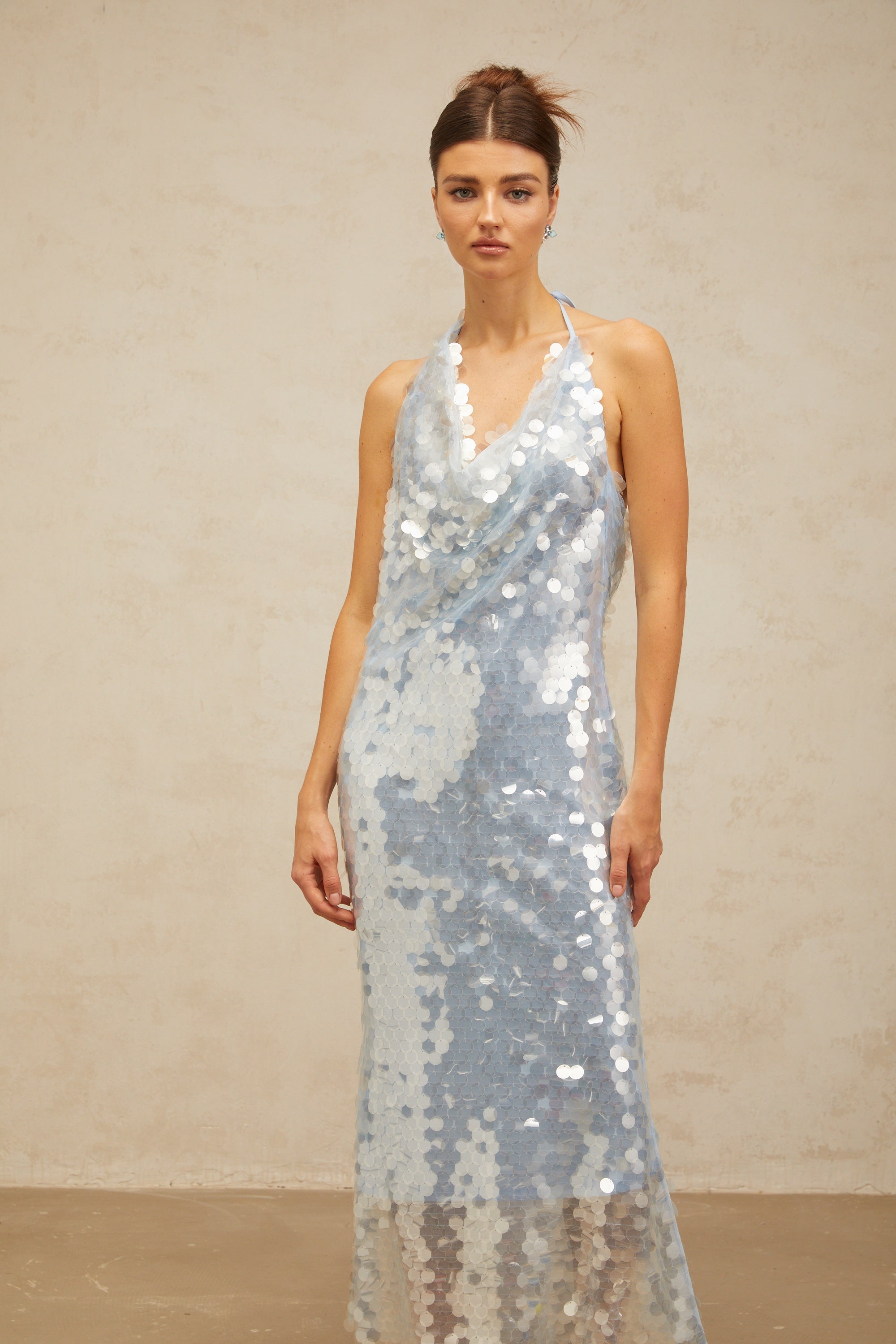 Babette Μπλε Φόρεμα Μίντι Με Χαλτέρ Λαιμόκοψη Και Πούλιες