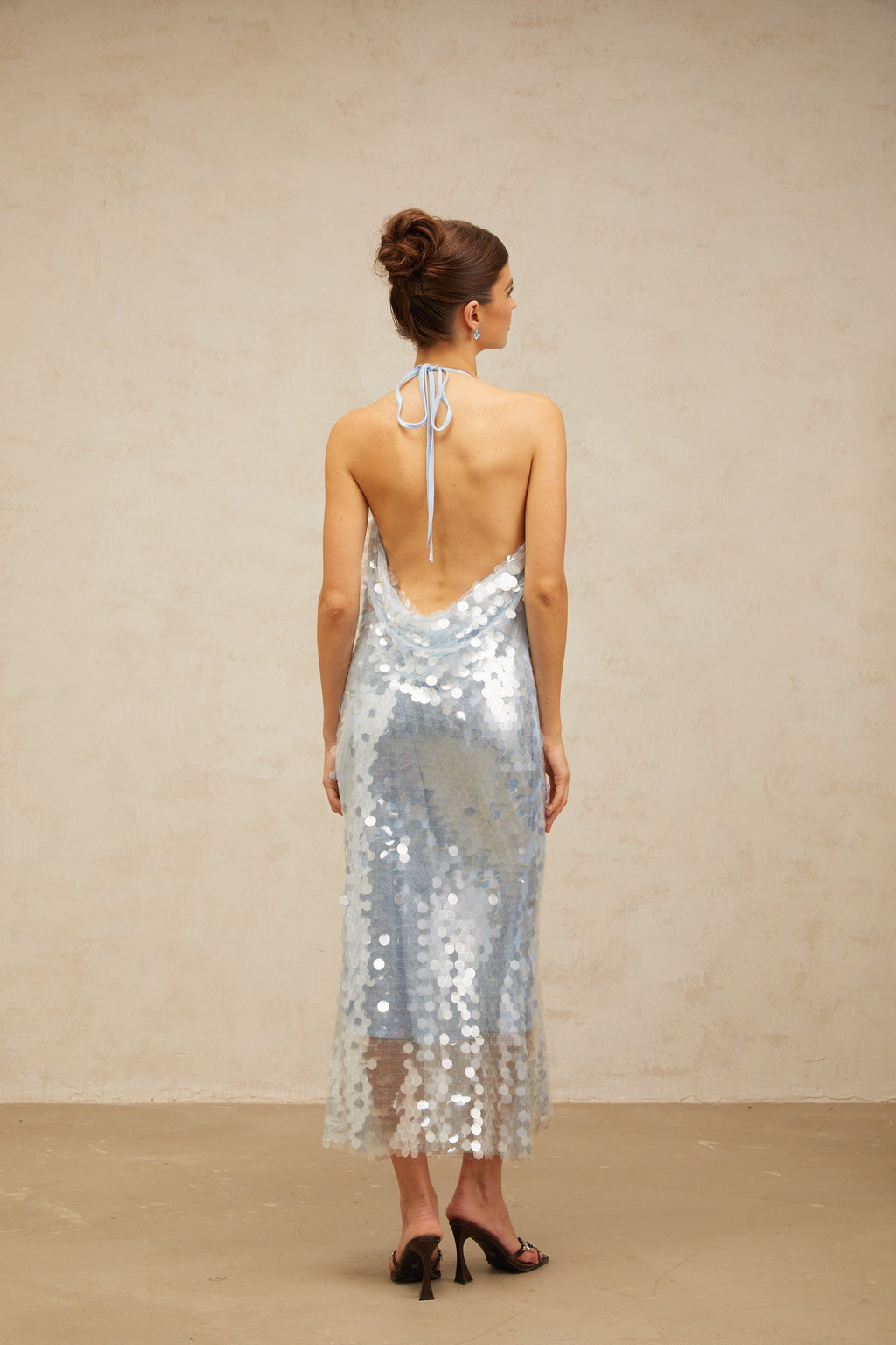 Babette Μπλε Φόρεμα Μίντι Με Χαλτέρ Λαιμόκοψη Και Πούλιες