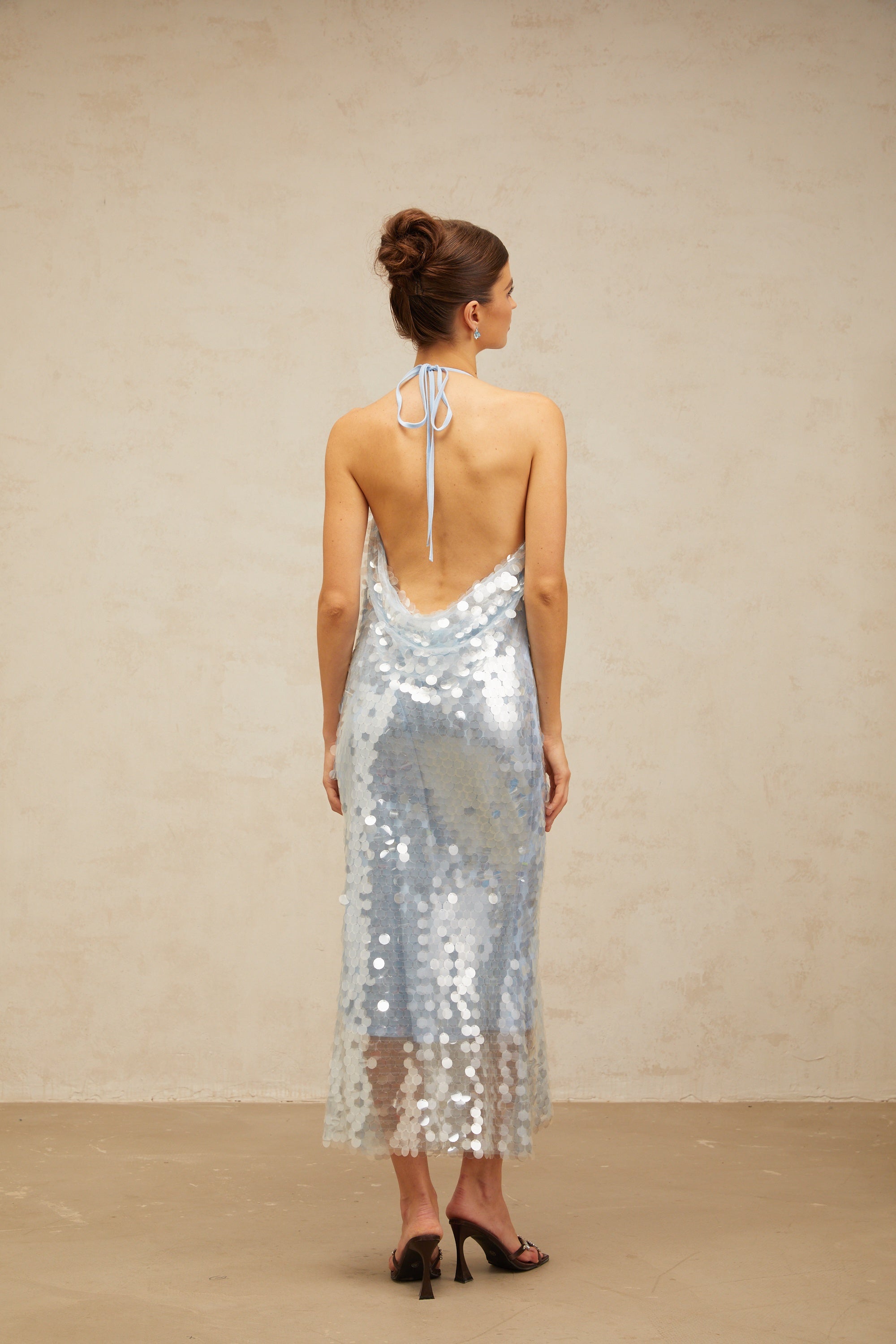 Babette Μπλε Φόρεμα Μίντι Με Χαλτέρ Λαιμόκοψη Και Πούλιες