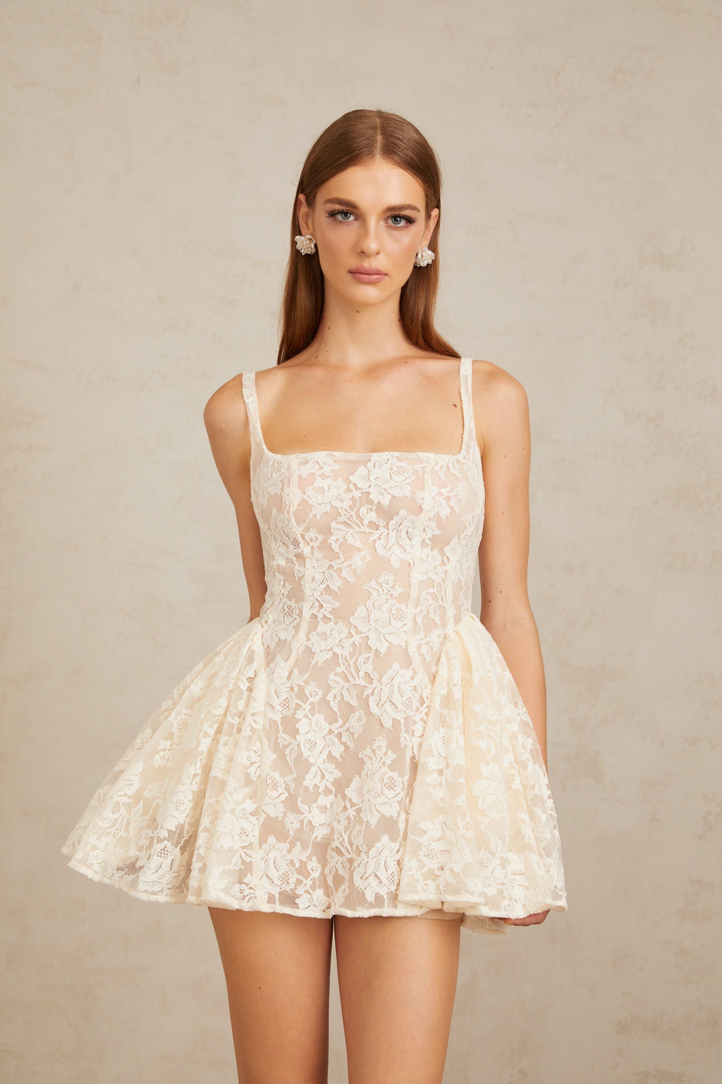 Μίνι Φόρεμα Με Δαντέλα Και Κρεμ Λευκά Λουλούδια Από Την Euphemia