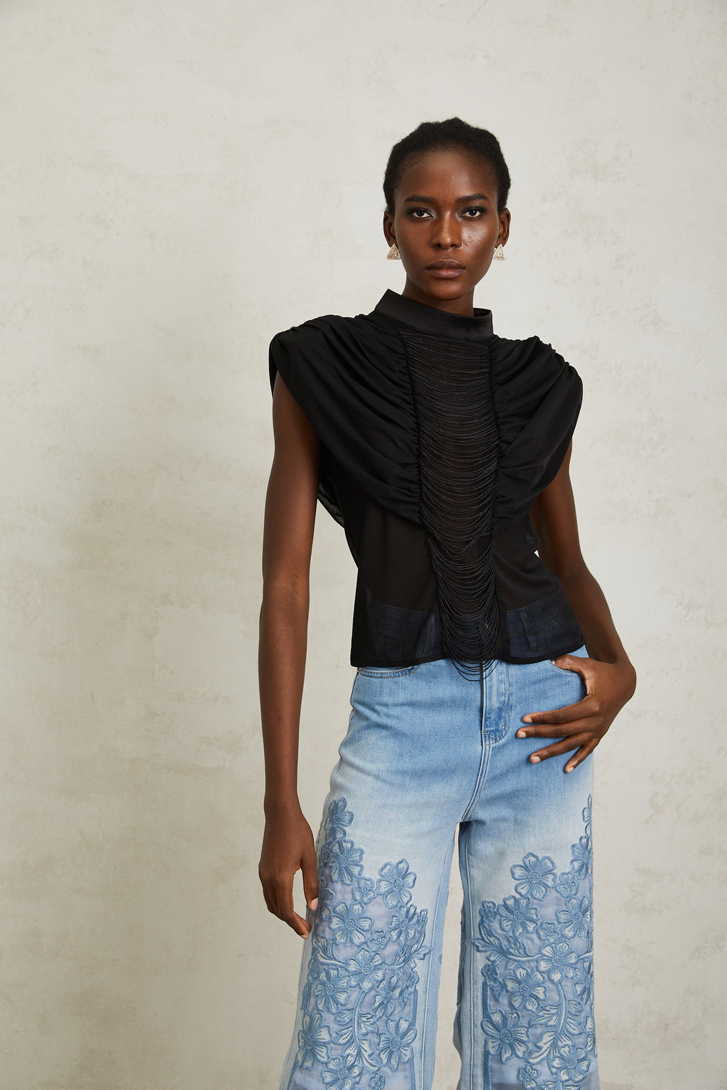 Μαύρο Τοπ Από Τούλι Με Βολάν Και Σούρες Zazie