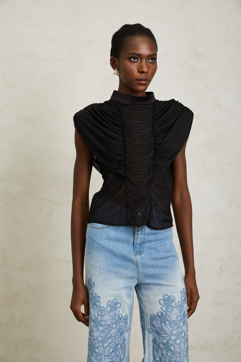 Μαύρο Τοπ Από Τούλι Με Βολάν Και Σούρες Zazie