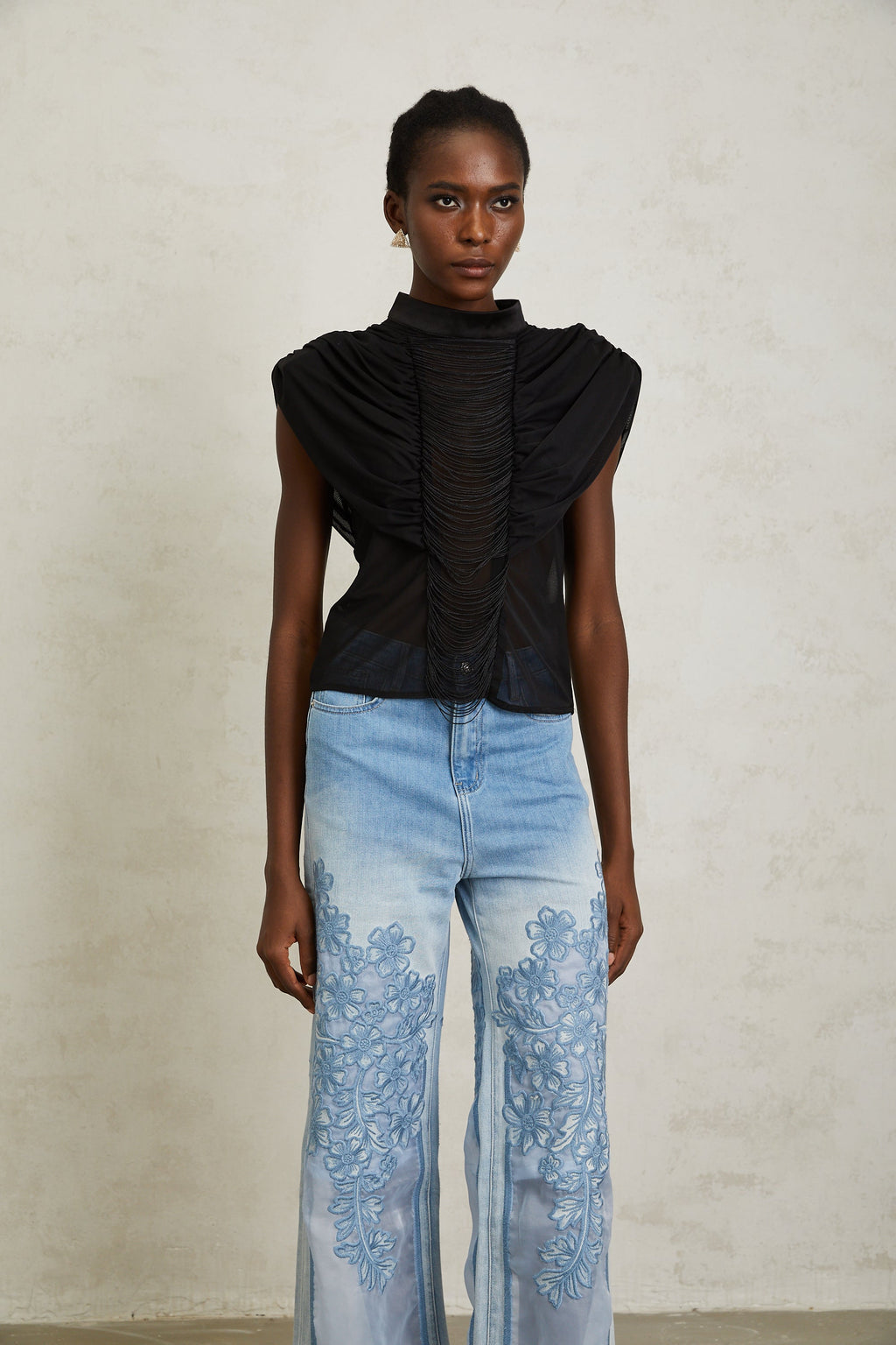 Μαύρο Τοπ Από Τούλι Με Βολάν Και Σούρες Zazie