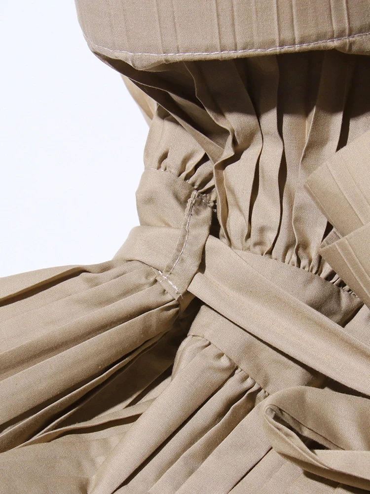 Πλισέ Μπουφάν Με Κορδόνια Και Βολάν