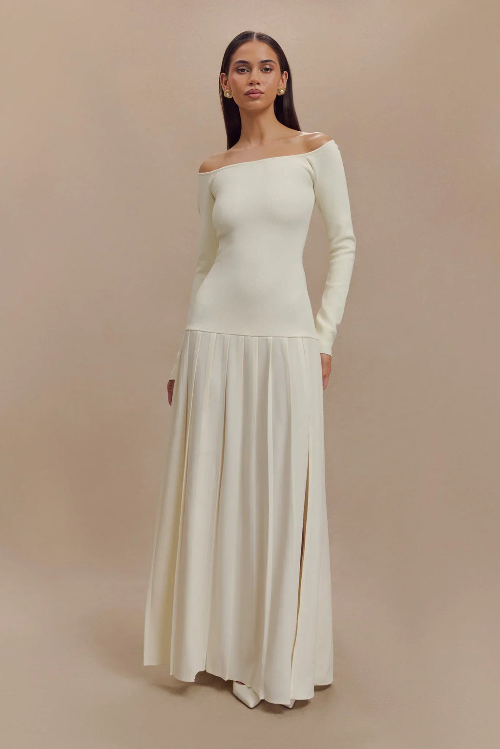 Πλεκτό Μακρύ Φόρεμα Με Έξωτους Ώμους - Ιβουάρ