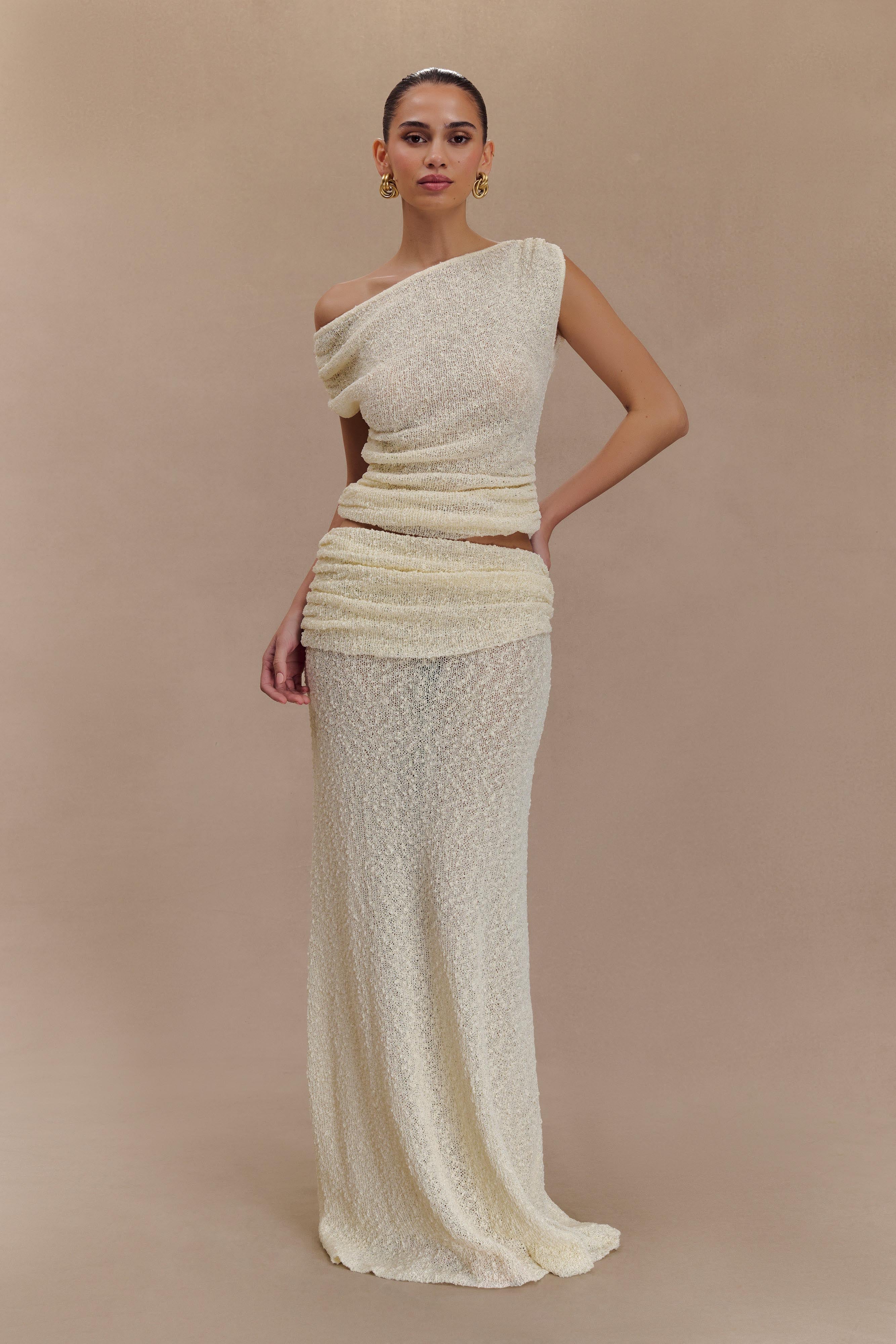 Chloe Μπλούζα Με Μπουκλέ Και Έξω Ώμους - Ιβουάρ