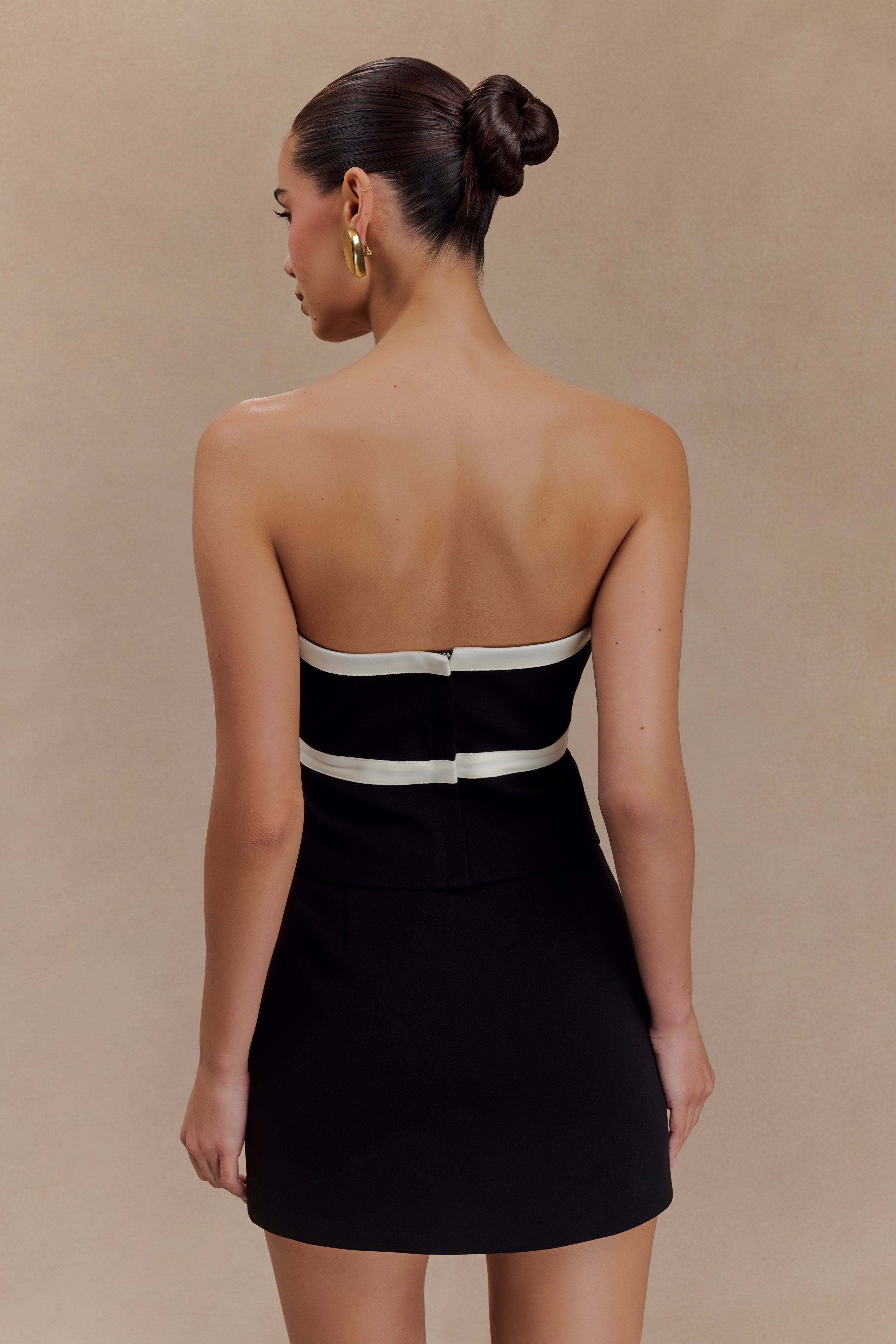 Aisha Στράπλες Τοπ Με Αντίθεση Και Φιόγκο - Ασπρόμαυρο