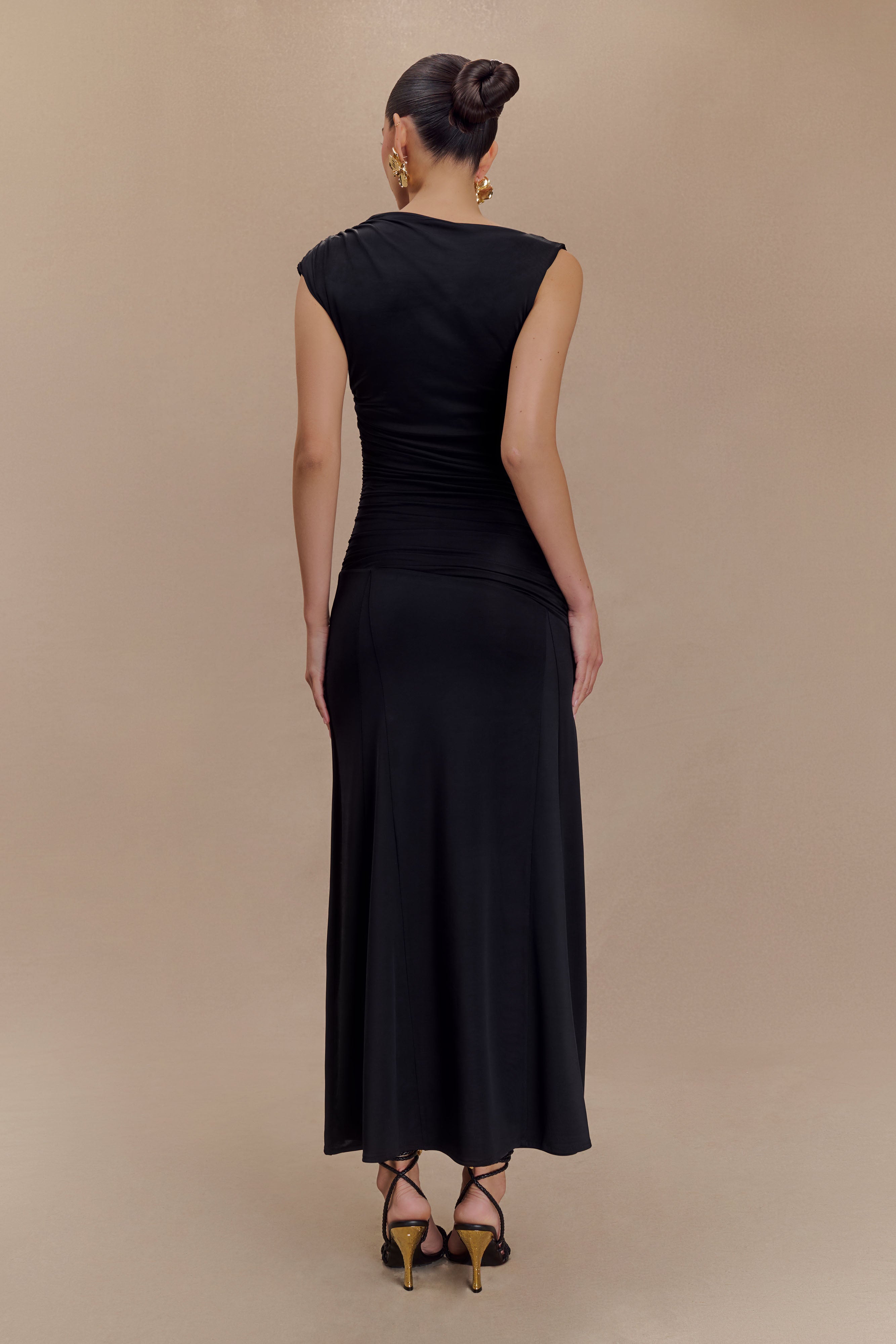 Navanna Ασύμμετρο Στενό Μίντι Φόρεμα - Μαύρο