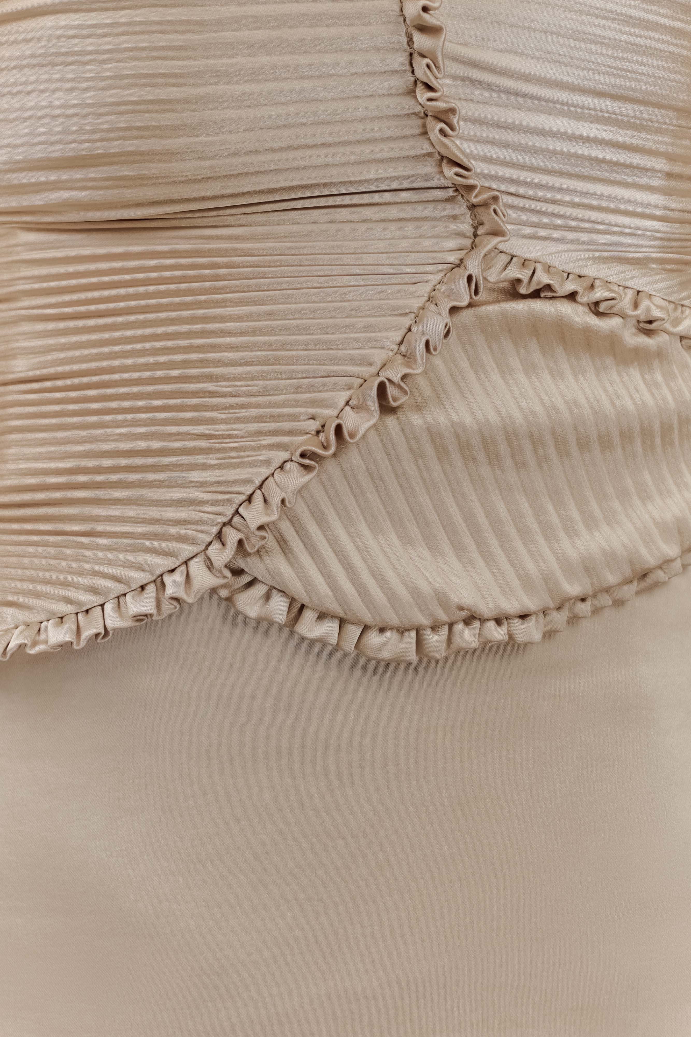 Φόρεμα Larissa Με Δαντέλα Και Πέταλα - Ρουζ Χρυσό