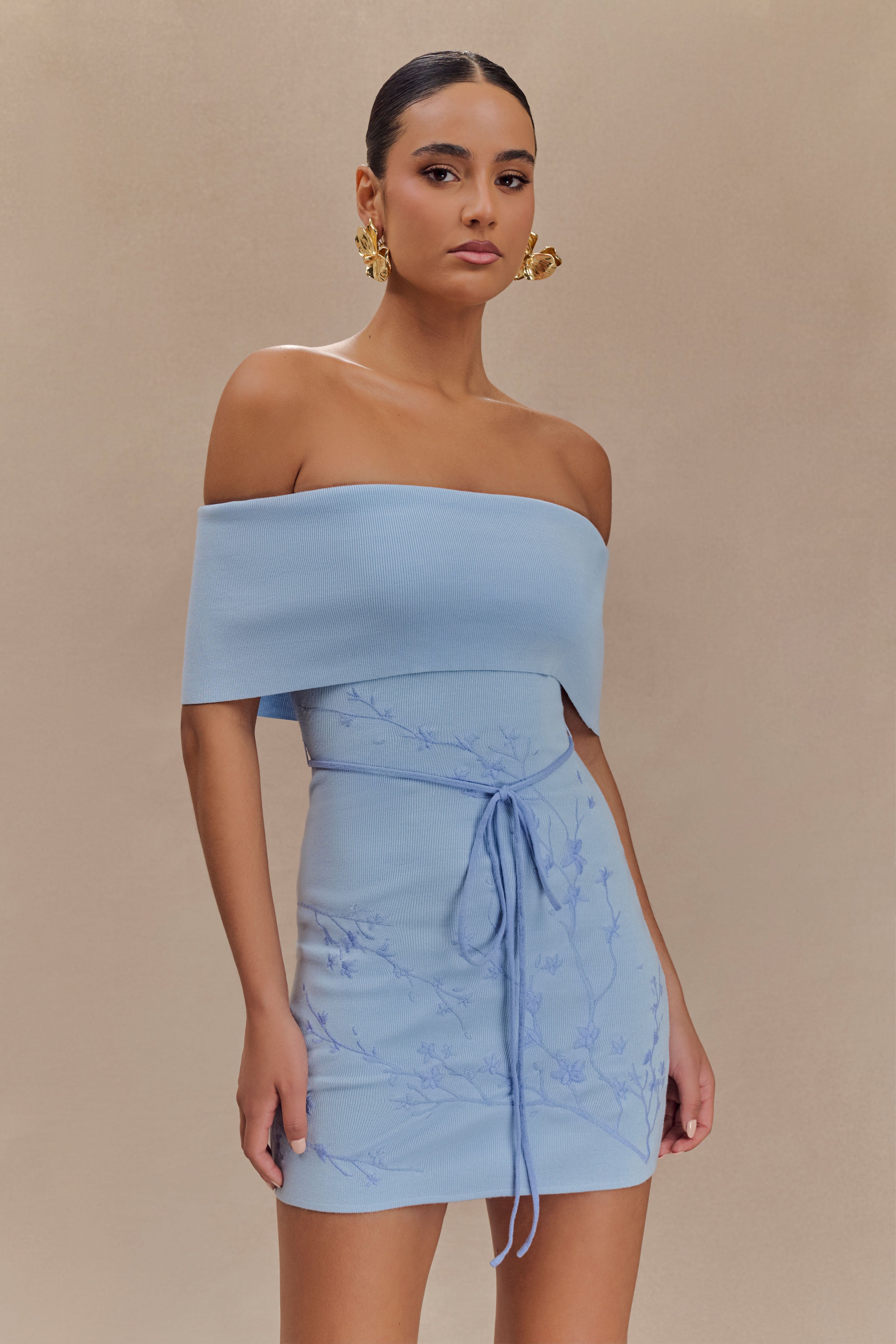 Μίνι Φόρεμα Mallory Με Κέντημα Και Έξωτους Ώμους - Γαλάζιο Του Πάγου