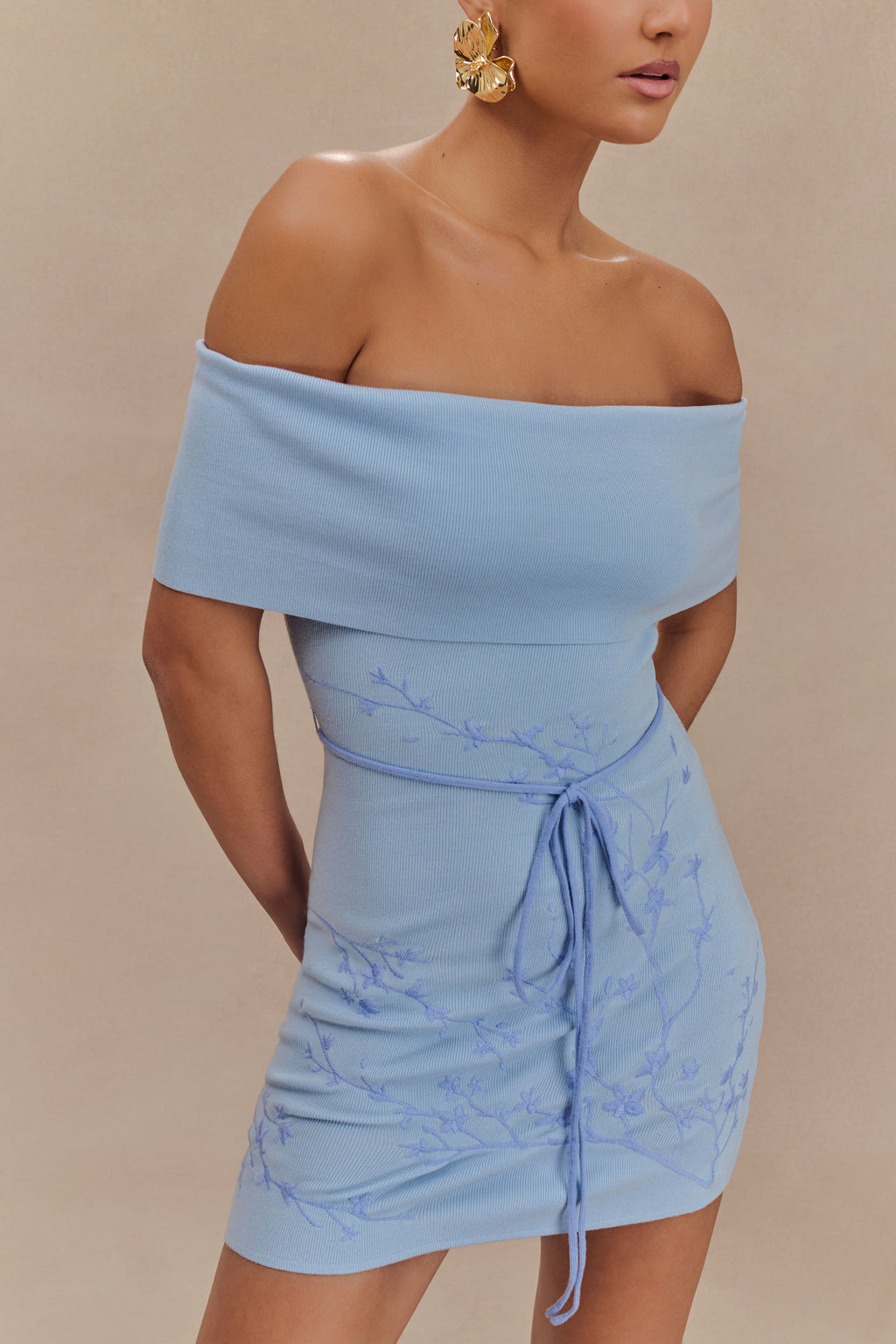 Μίνι Φόρεμα Mallory Με Κέντημα Και Έξωτους Ώμους - Γαλάζιο Του Πάγου