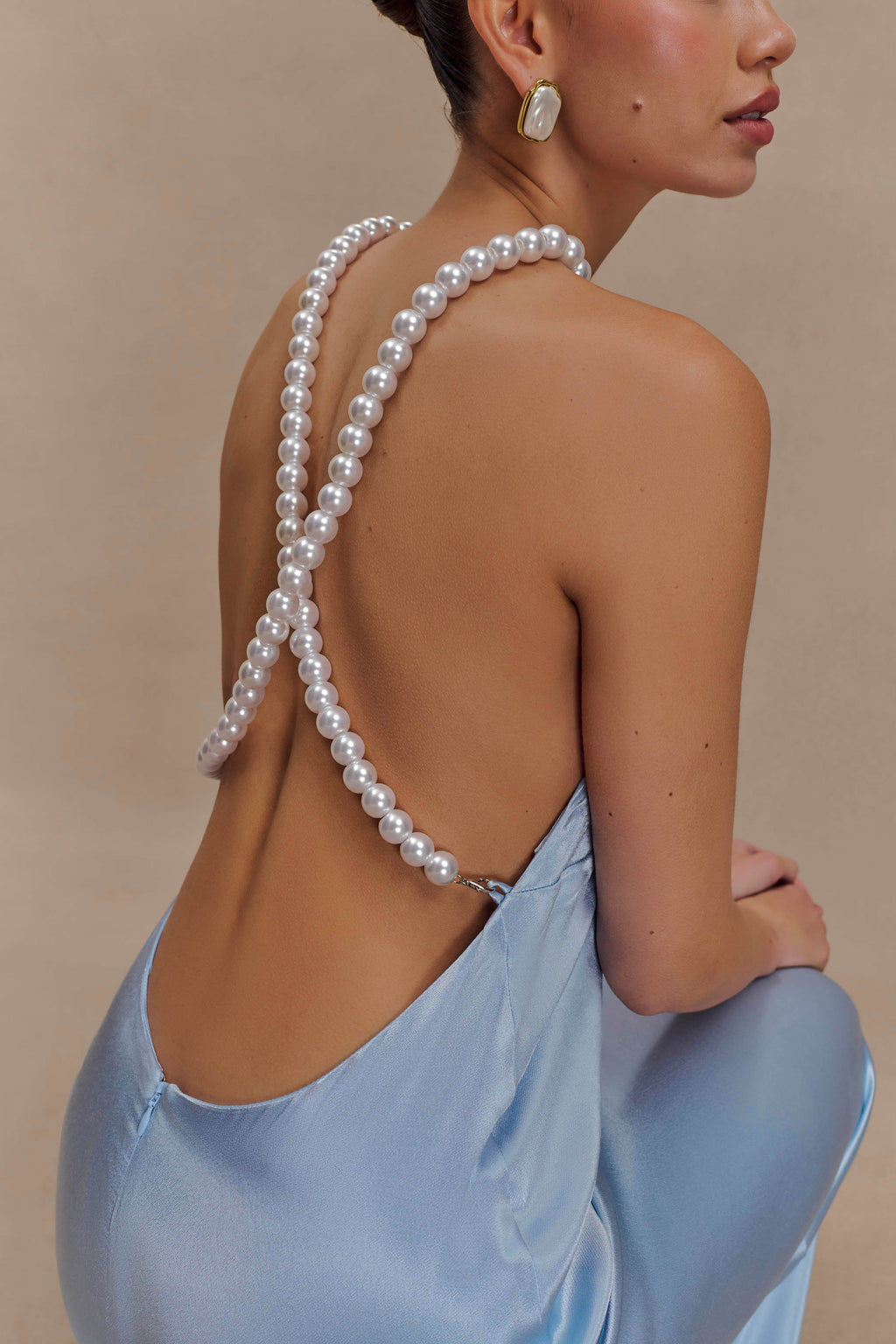 Φόρεμα Maxi Με Λάστιχο Και Halter Σε Λευκό Χρώμα - Μπλε Κενταύριο