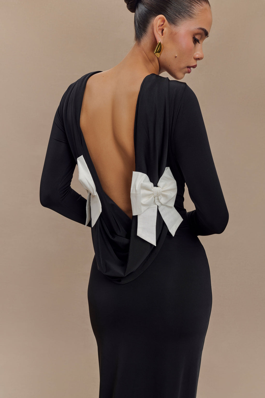 Φόρεμα Bennett Slinky Με Μακριά Μανίκια - Μαύρο/Λευκό