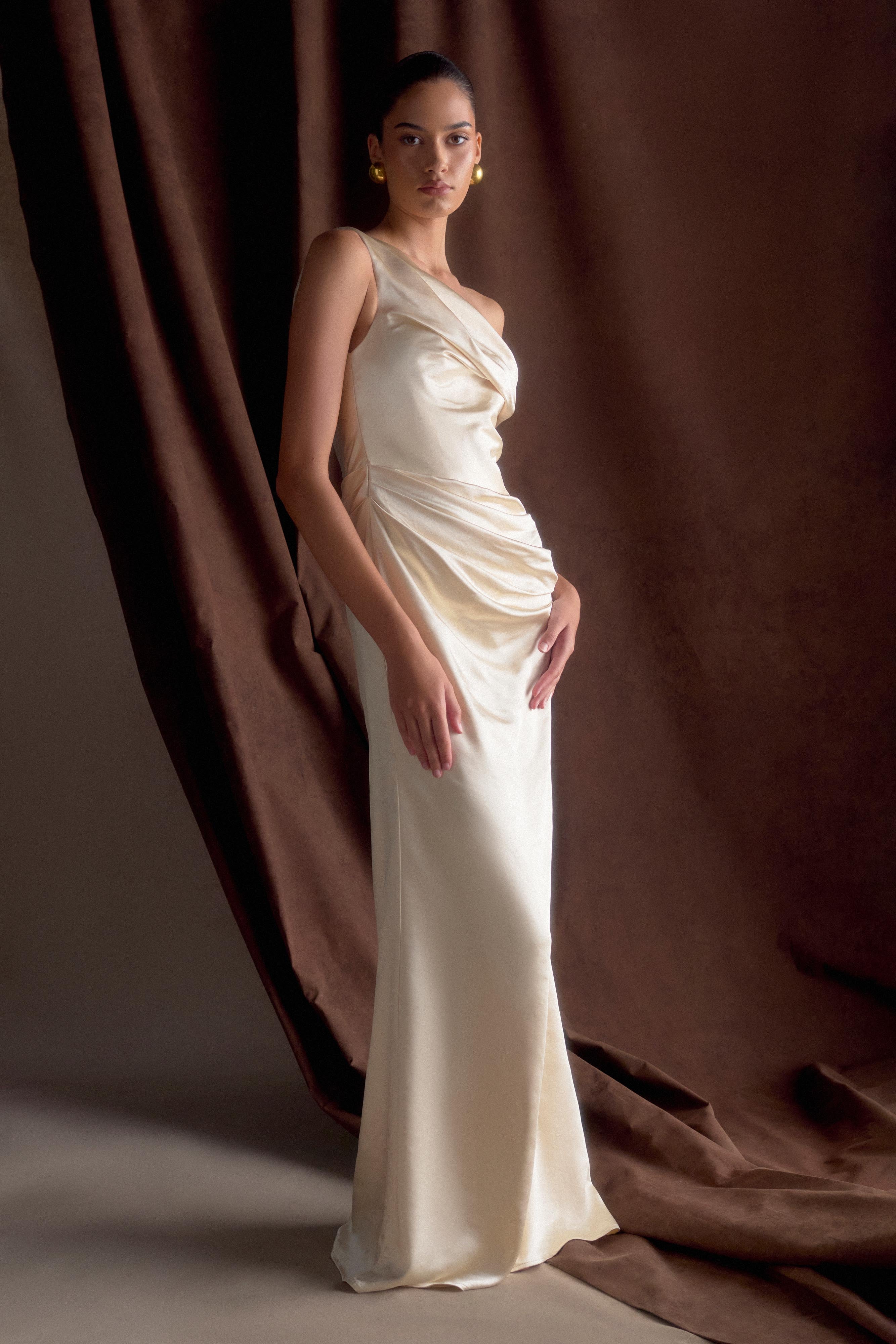 Φόρεμα Dalia Με Σατέν Μάξι Και Έξω Τους Ώμους - Ρουζ Χρυσό