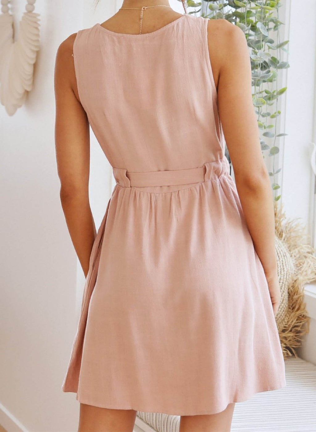 Mini V Yaka Düğmeli Elbise - Riosso