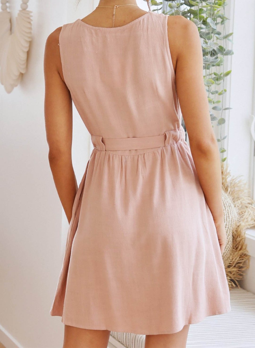 Mini V Yaka Düğmeli Elbise - Riosso