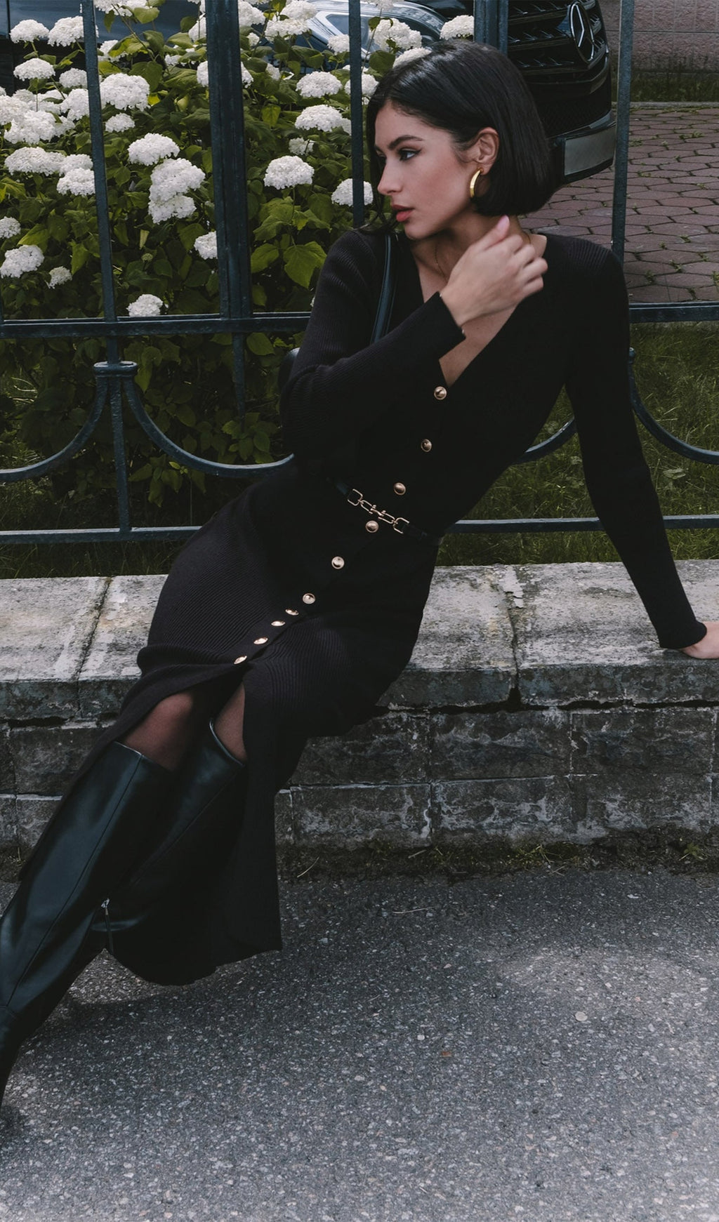 Πλεκτό Φόρεμα Μίντι Με V-Neck - Μαύρο