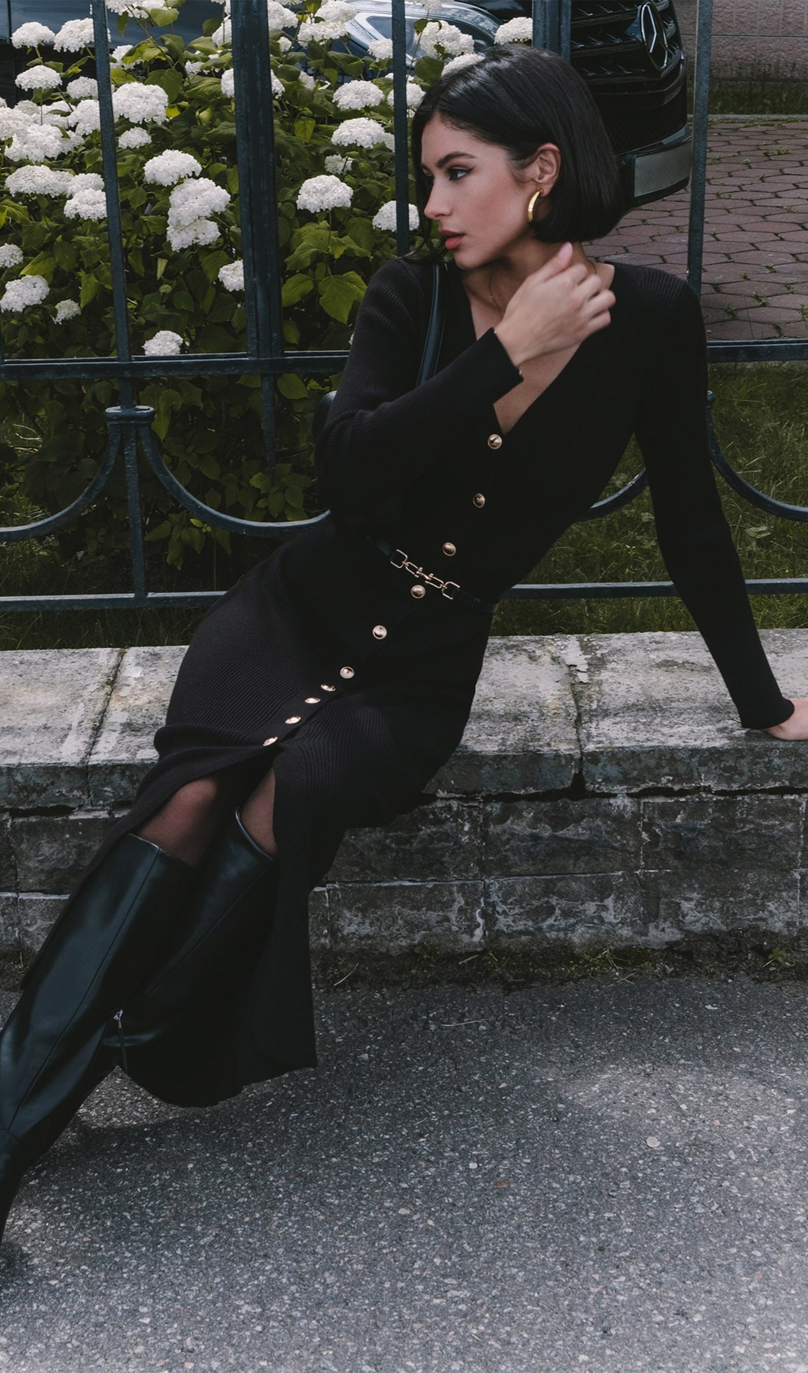 Πλεκτό Φόρεμα Μίντι Με V-Neck - Μαύρο