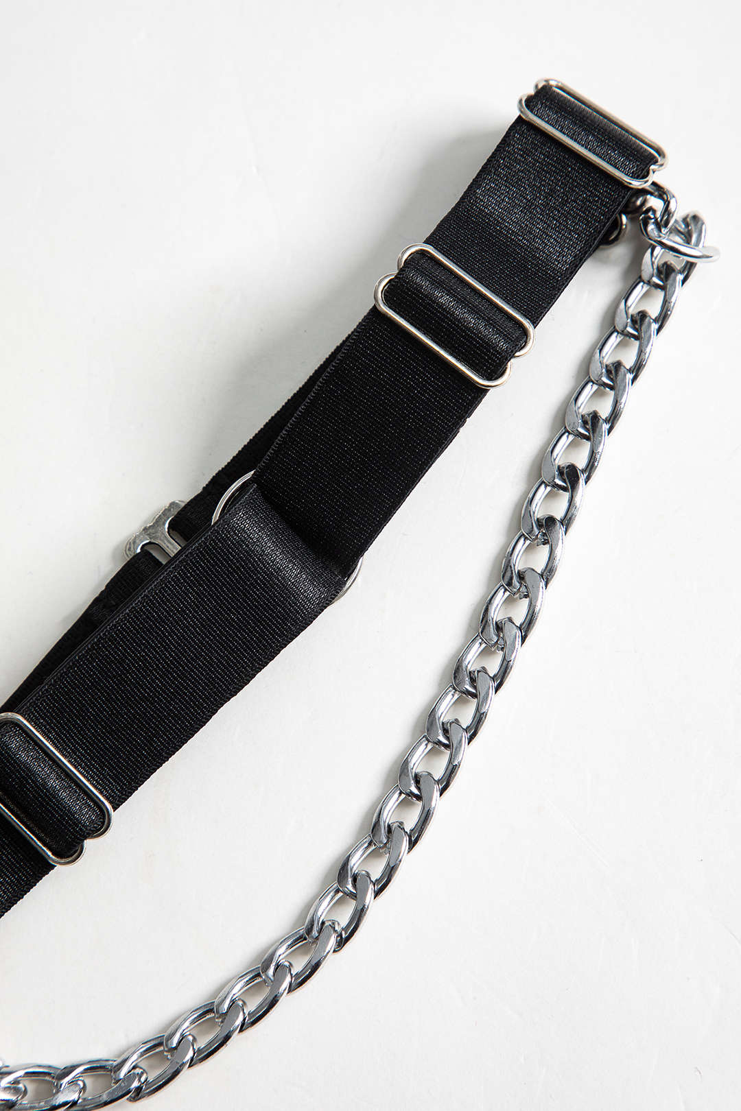 Σετ Ζαρτιέρες Με Μπούστο Και Αλυσίδα Από Τούλι