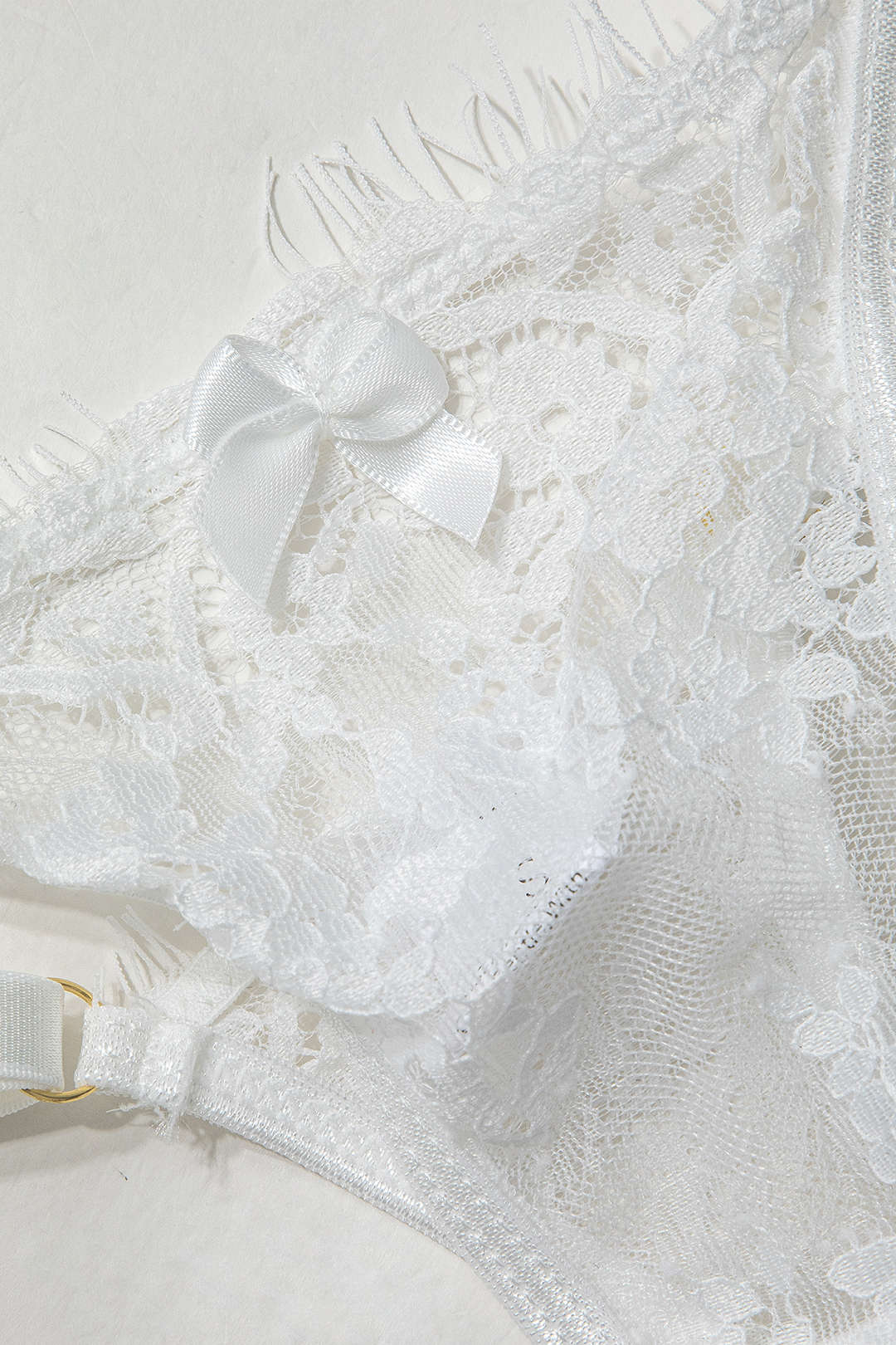 Σετ Ζαρτιέρες Με Δαντέλα Και Διάφανη Σόλα