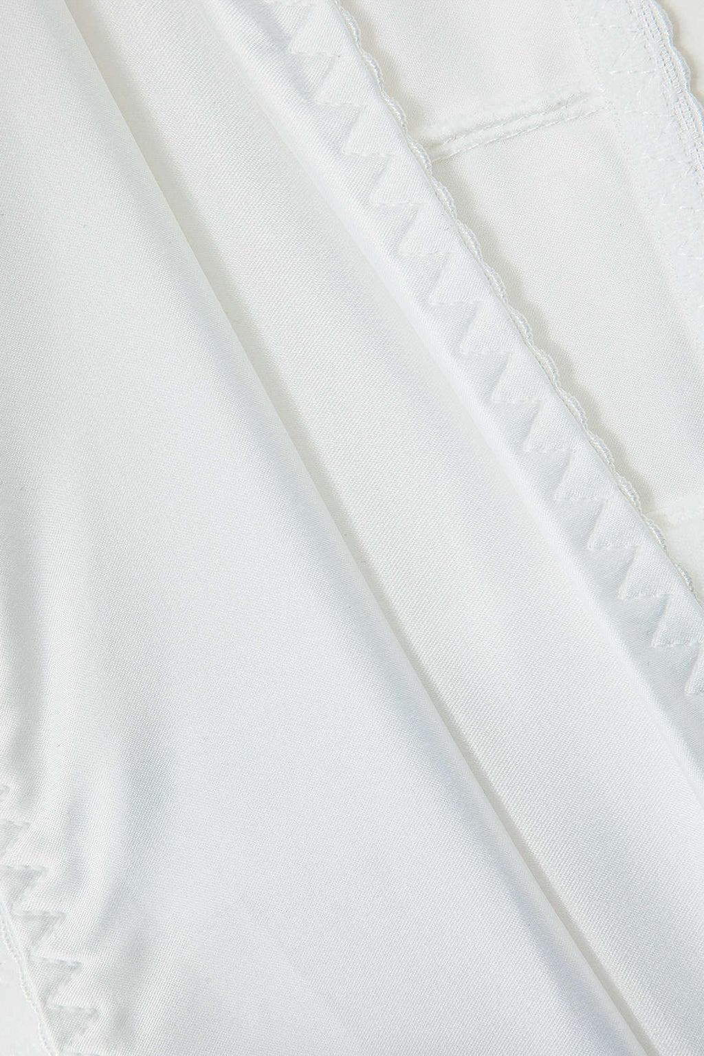 Σετ Εσωρούχων Δύο Τεμαχίων Με Σατέν Δαντέλα Και Λεπτομέρειες Στο Μπούστο