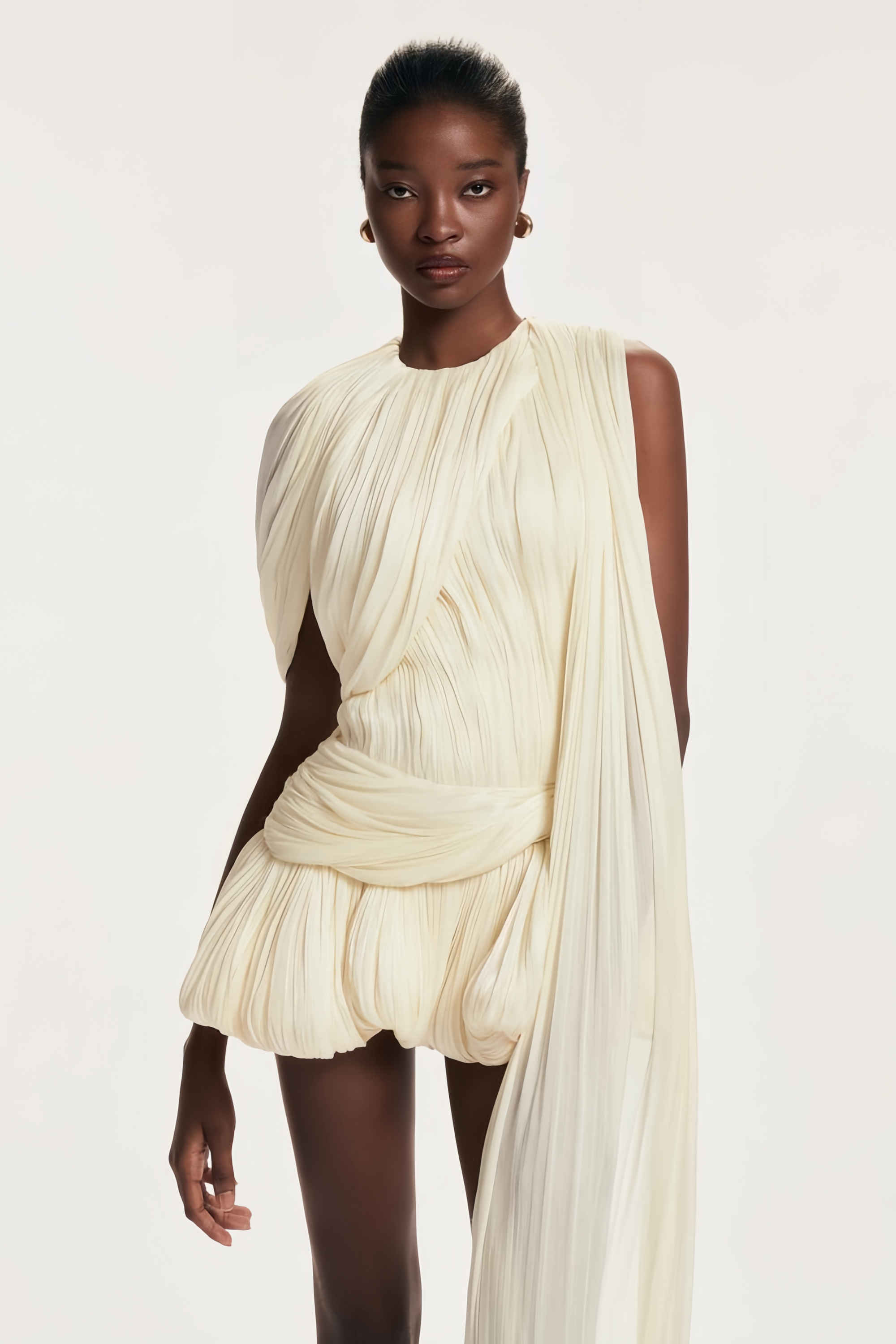 Μίνι Φόρεμα Με Βολάν Και Κυριλέ