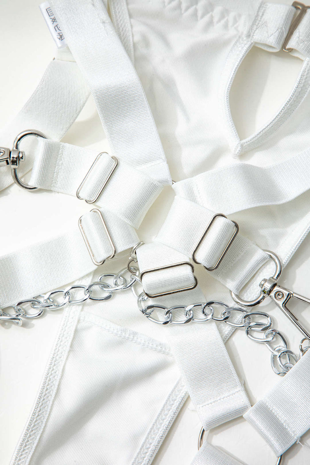 Σετ Καλτσοδέτας Με Αλυσίδα Και Λεπτομέρειες Κοψίματος