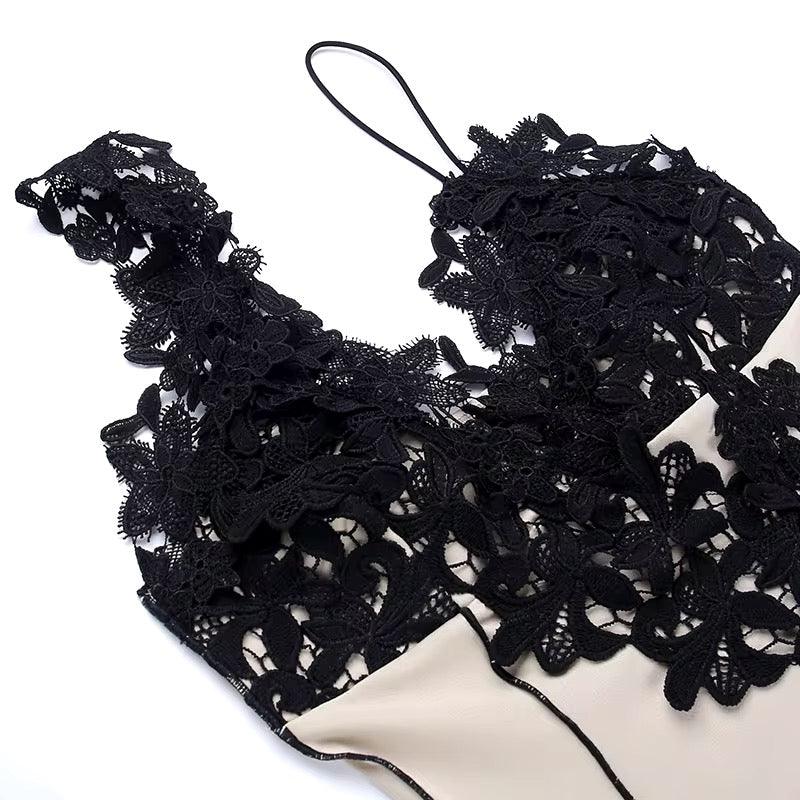 Φόρεμα Laceluna Με Δαντέλα Και Κόσμημα