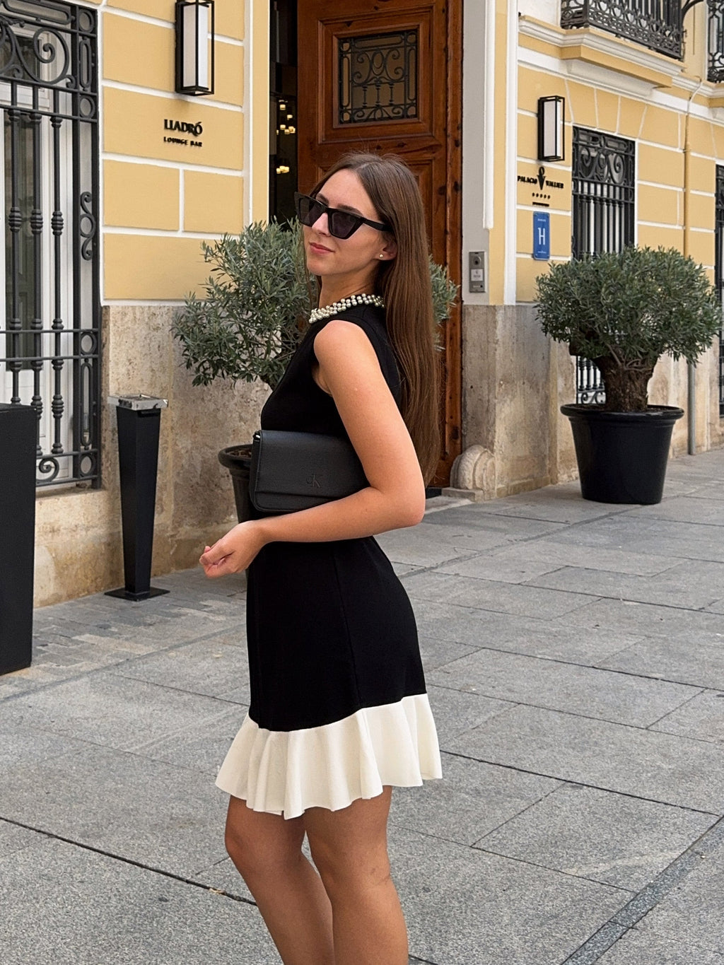 Γυναικείο Μίνι Φόρεμα Με Γιακά Και Αμάνικο Ύφασμα