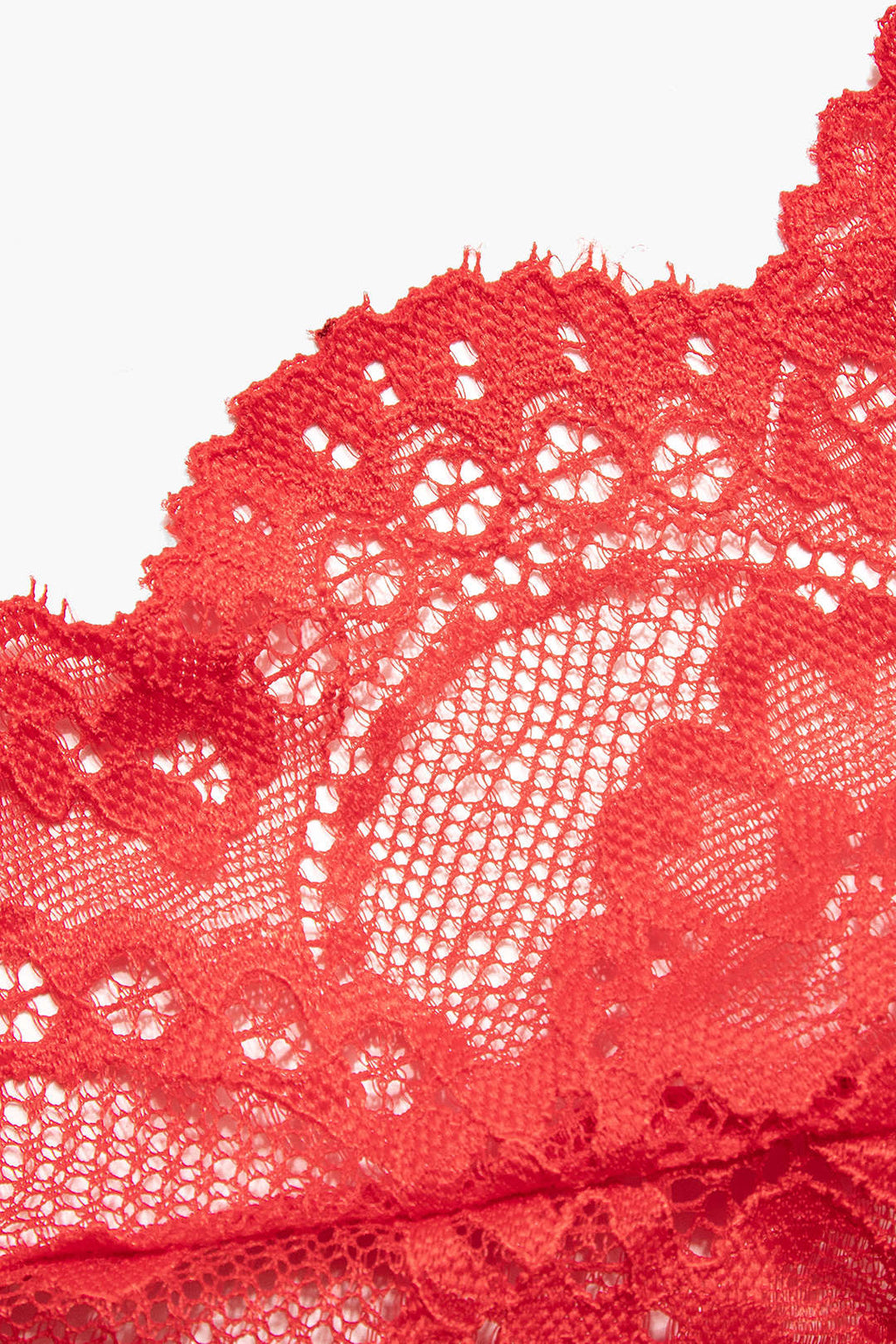 Κορμάκι Μπουστάκι Με Λεπτομέρεια Σε Μεταλλική Αλυσίδα Και Χαμηλό Ντεκολτέ