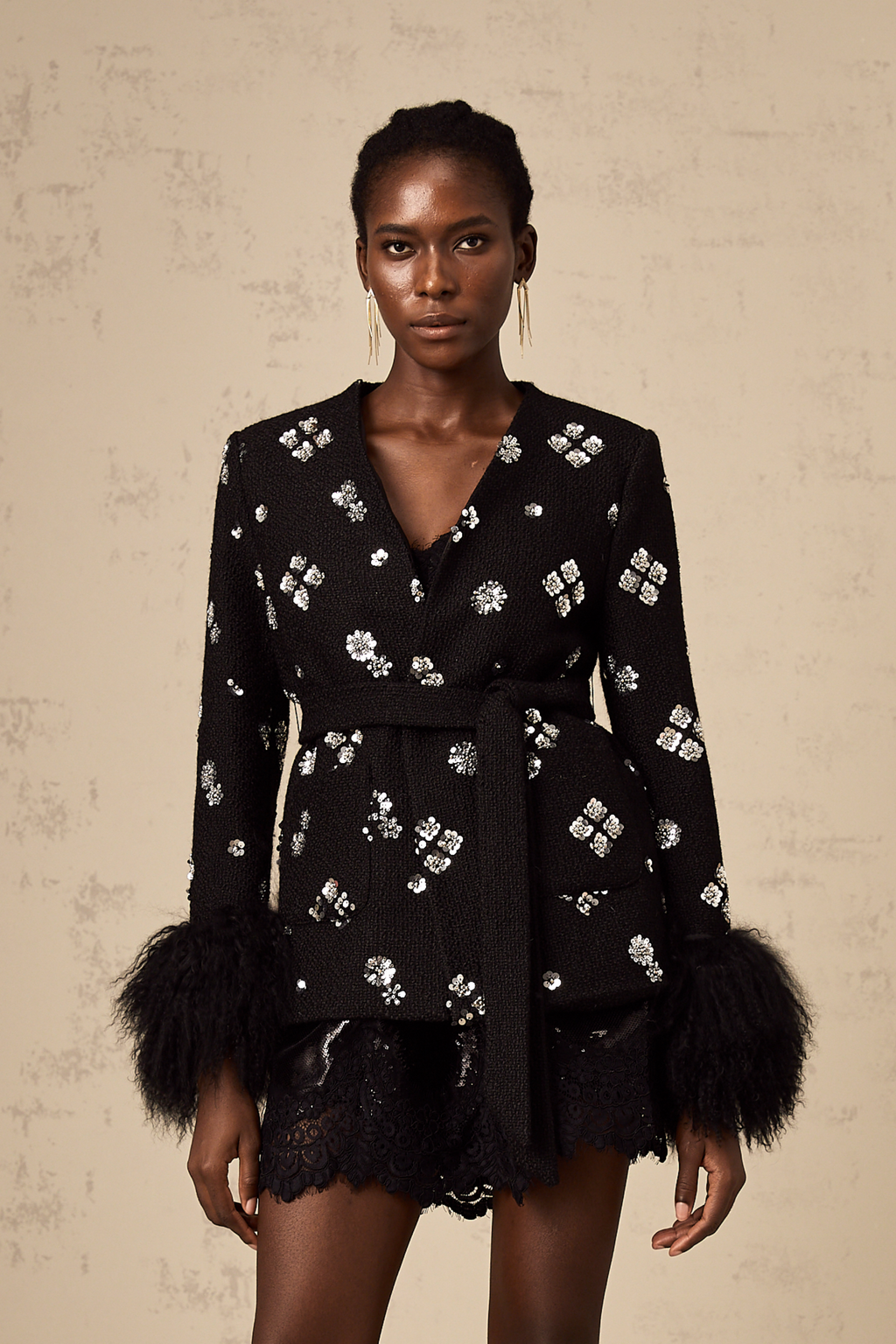 Μαύρο Κεντημένο Μπουφάν Με Ζώνη Juliette